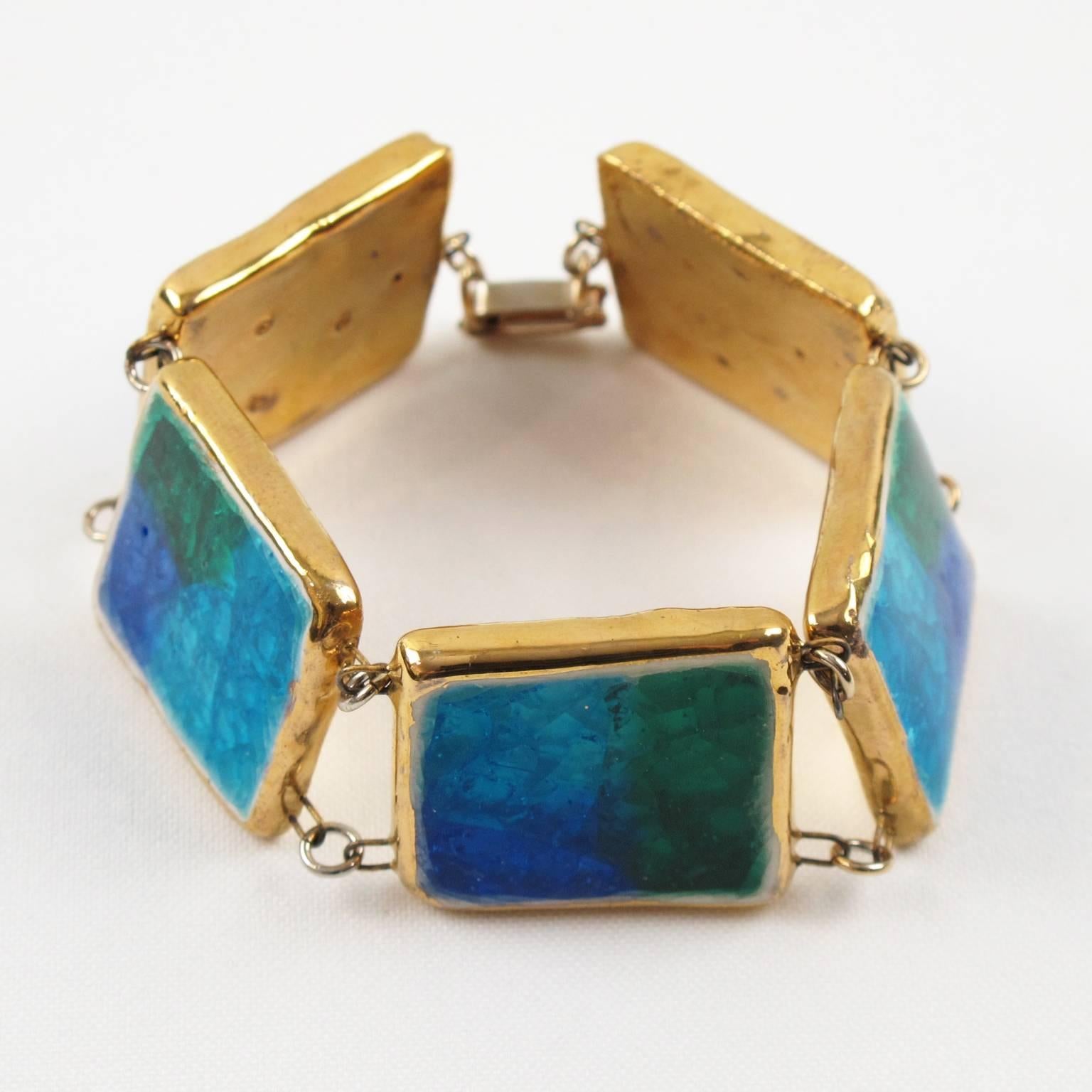 Rare Italian Mid-Century Modern link bracelet. Featuring rectangular ceramic elements with gilt enamel and gorgeous blue, turquoise and green glaze, topped with fused crackled glass. Typical Italian ceramic work of the 1960s, reminiscent of Bitossi