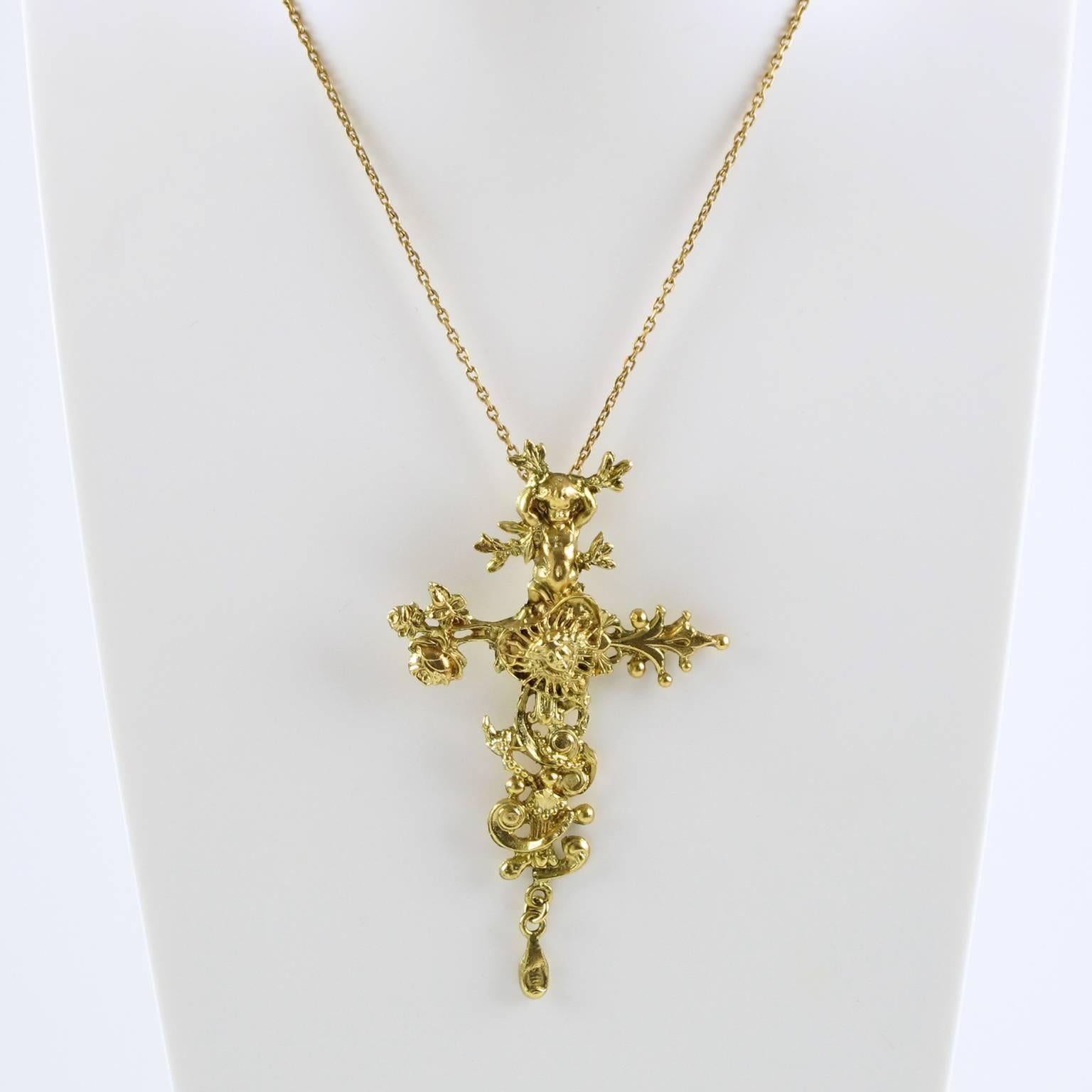 90s Christian Lacroix Comedie Francaise Gilt Metal Carved Cross Pendant Necklace In Excellent Condition In Atlanta, GA