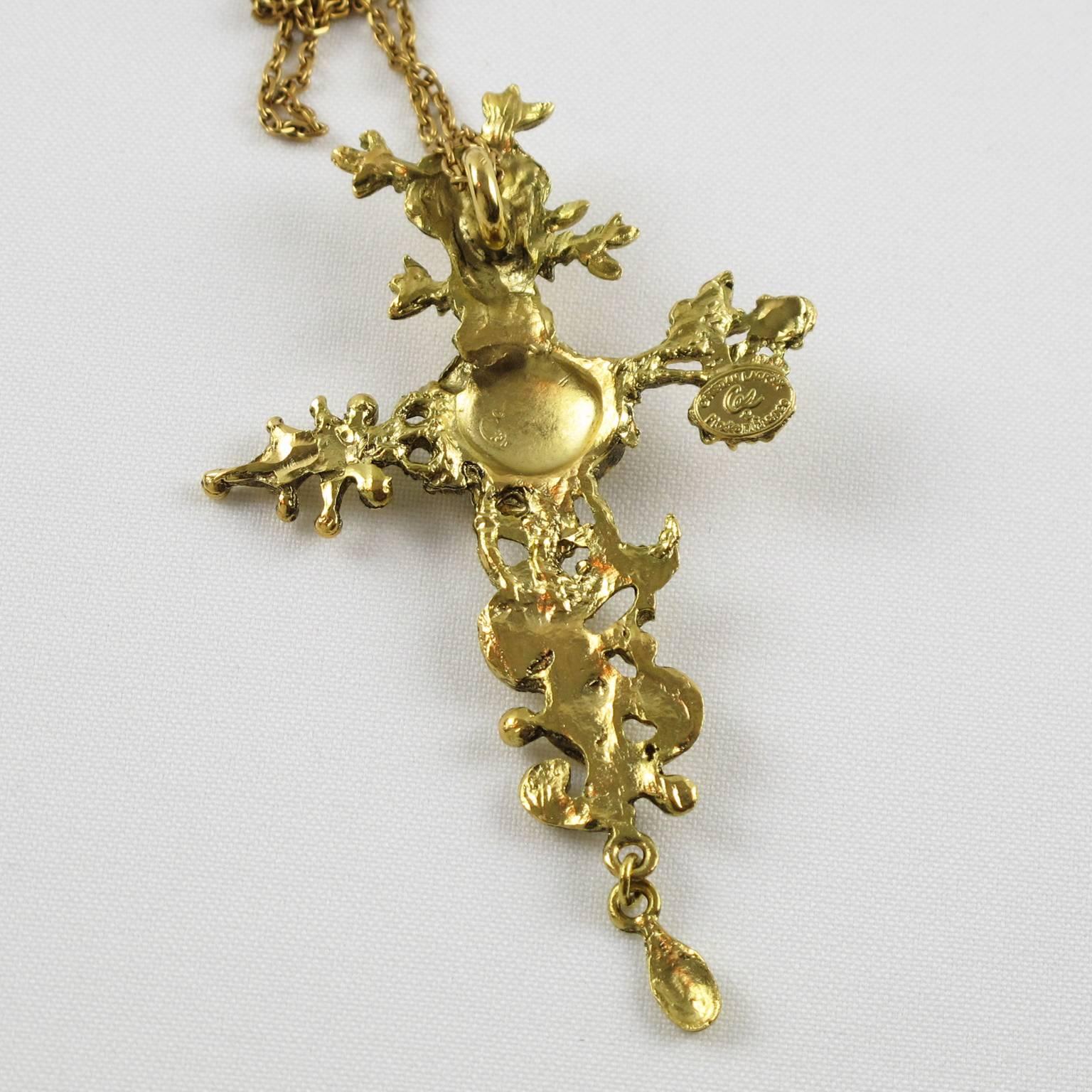 90s Christian Lacroix Comedie Francaise Gilt Metal Carved Cross Pendant Necklace 2