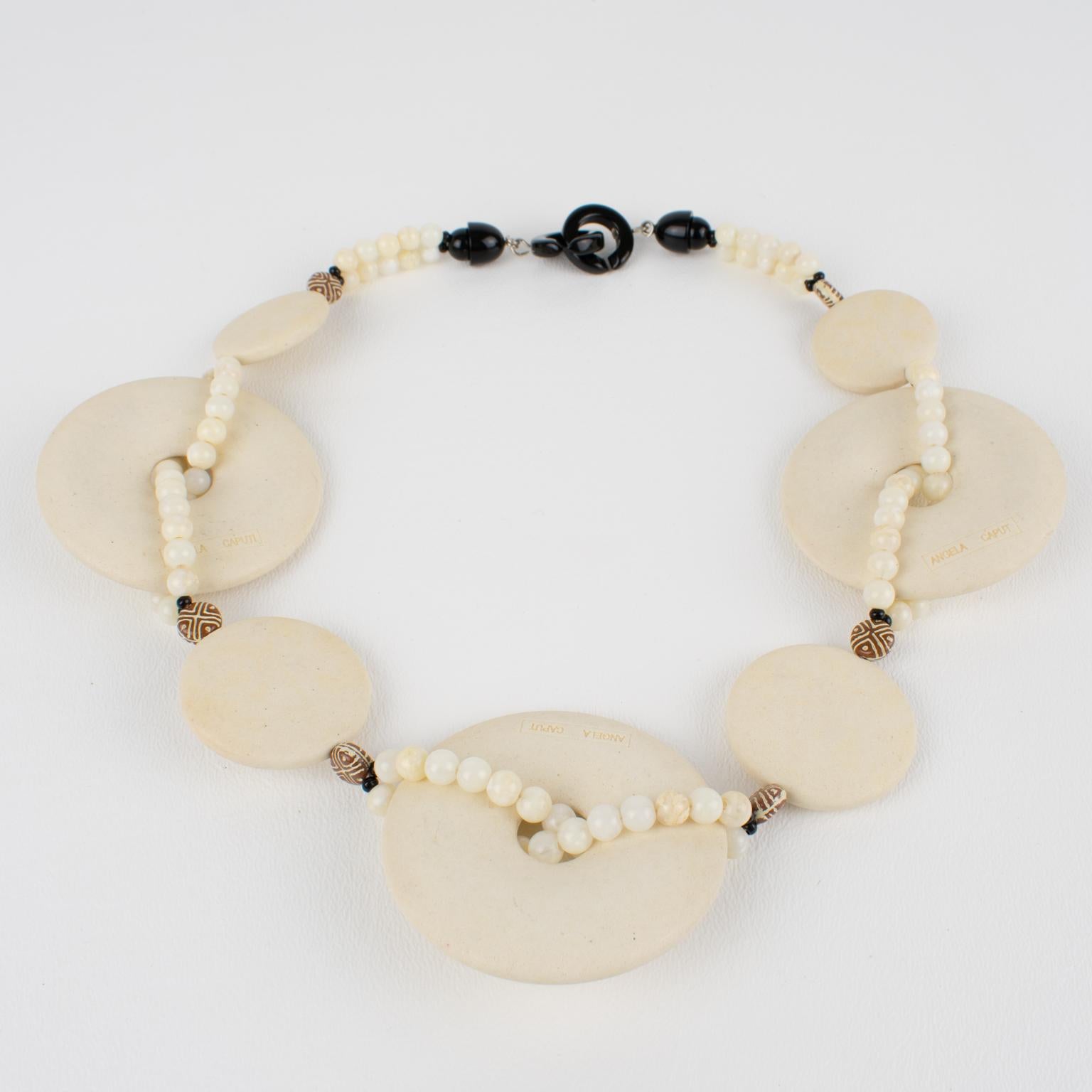 Angela Caputi Collier ras du cou moderniste Design/One en résine à l'aspect travertin en vente 6