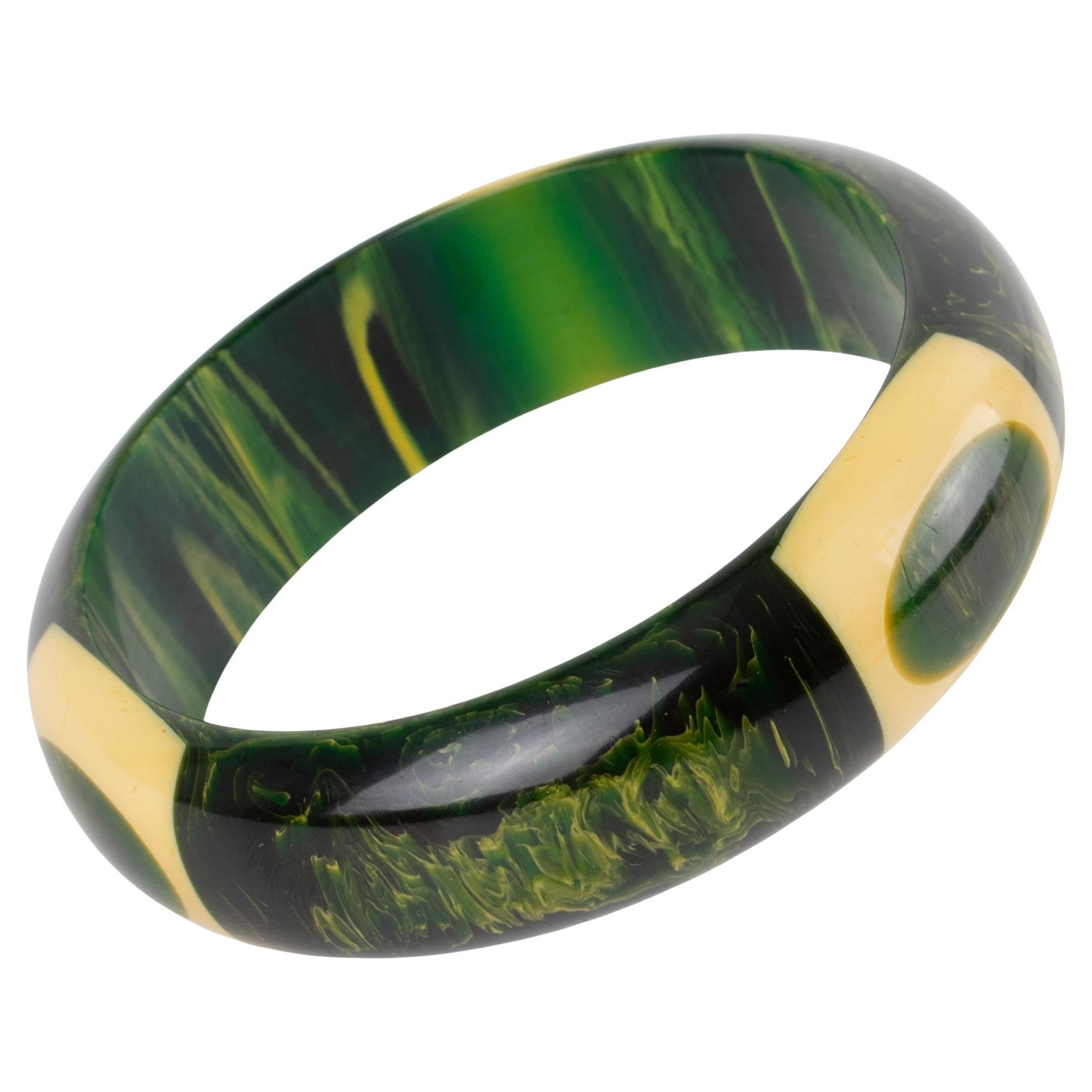 Belle Kogan Bakelite Bracelet Bangle with Laminated Elongated Dots (bracelet en bakélite avec des points allongés laminés)
