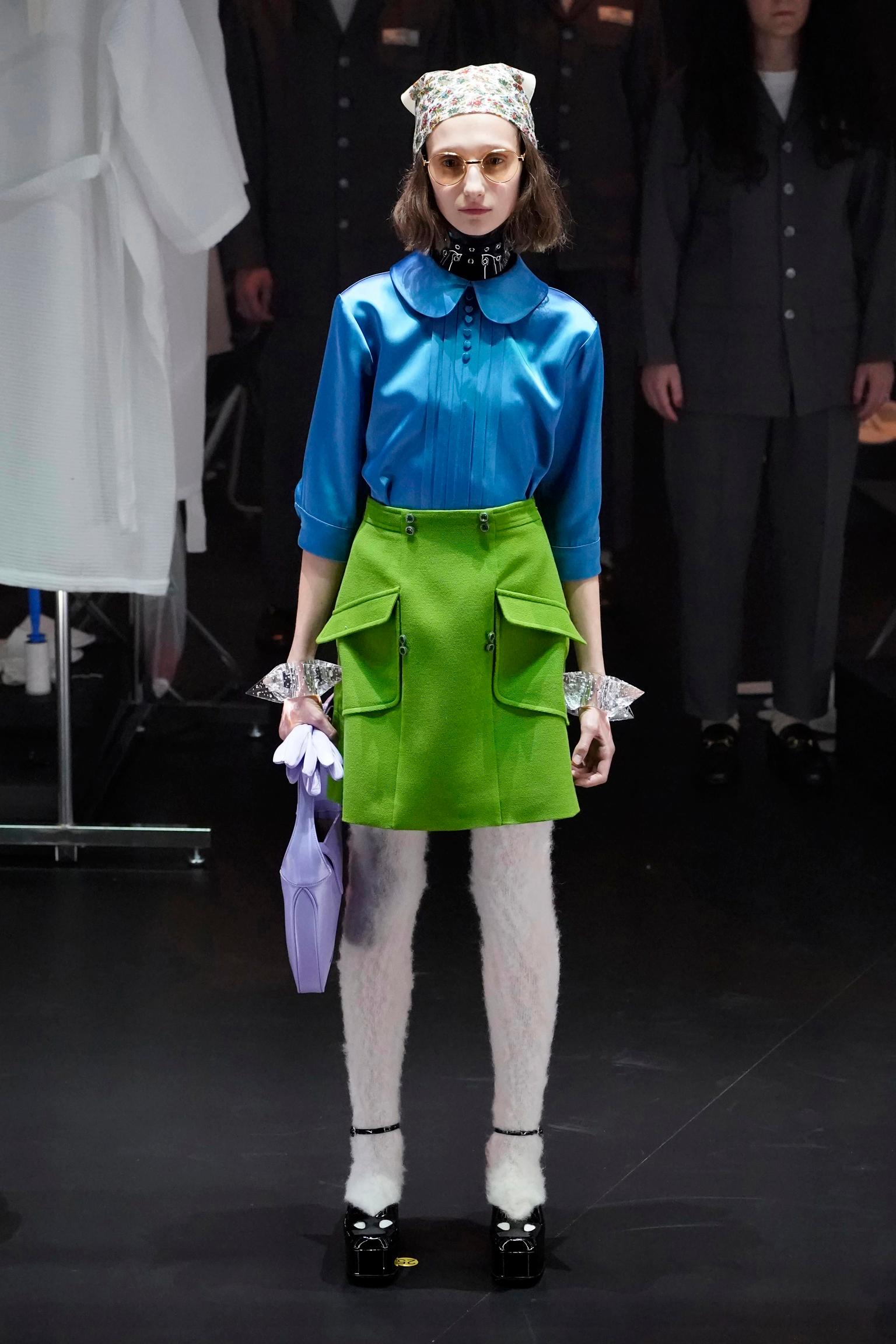 Gucci Bracciale Bangle Stella Jewell in acrilico crema Collezione Runway 2020 in vendita 12