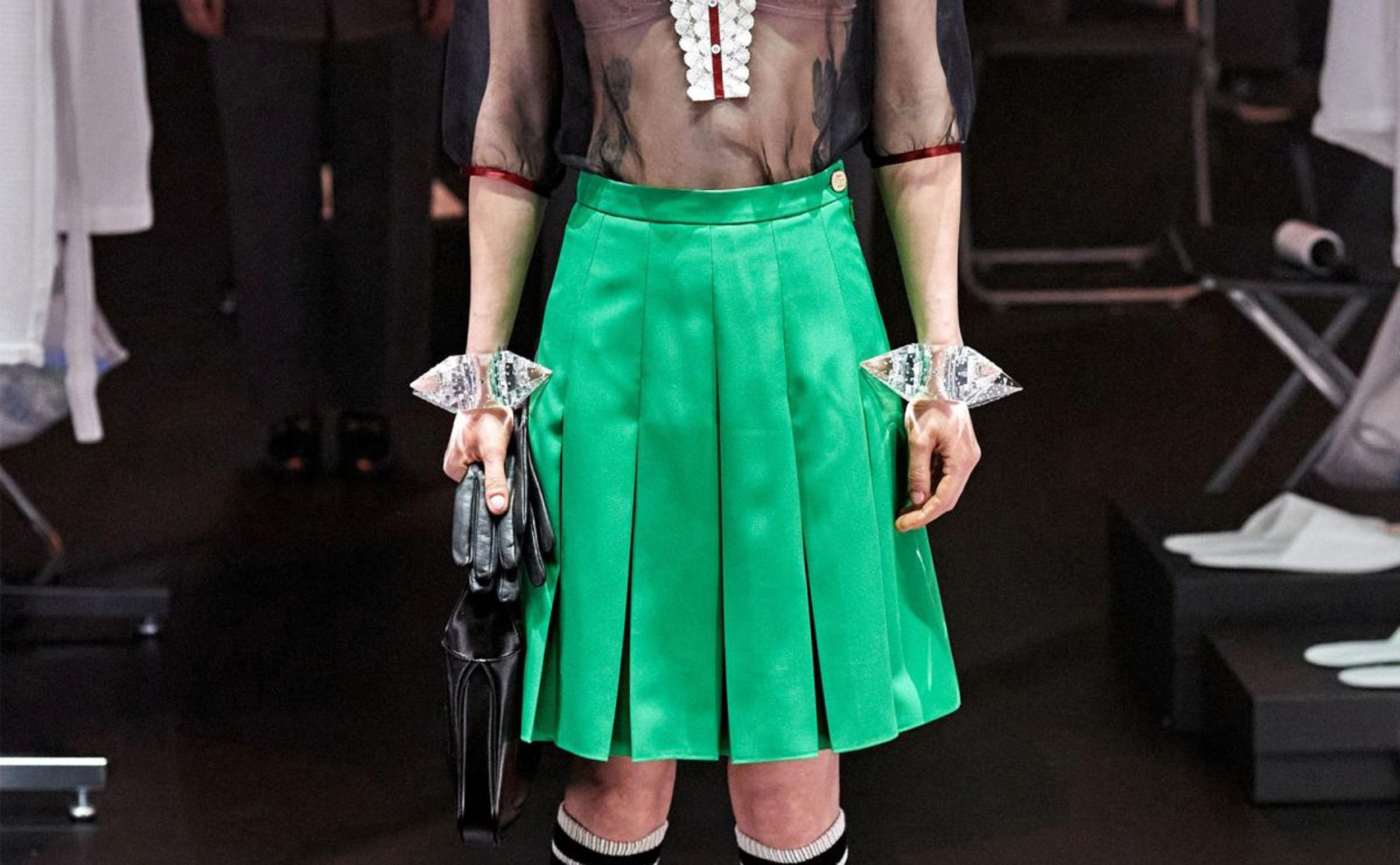 Gucci Bracciale Bangle Stella Jewell in acrilico crema Collezione Runway 2020 in vendita 14