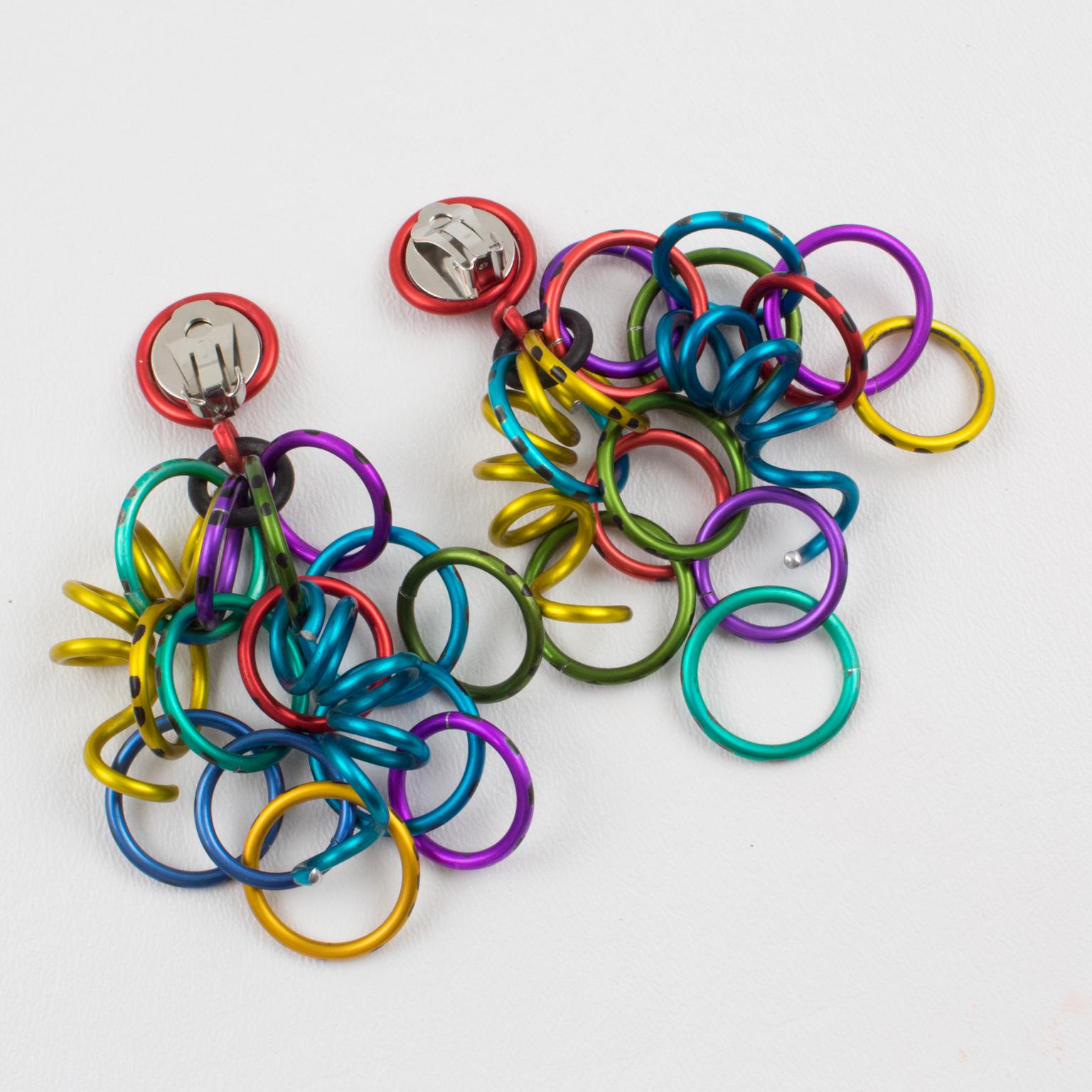 David Spada Orecchini a Clip in Alluminio con Anelli e Spirale Arcobaleno In condizioni ottime in vendita a Atlanta, GA