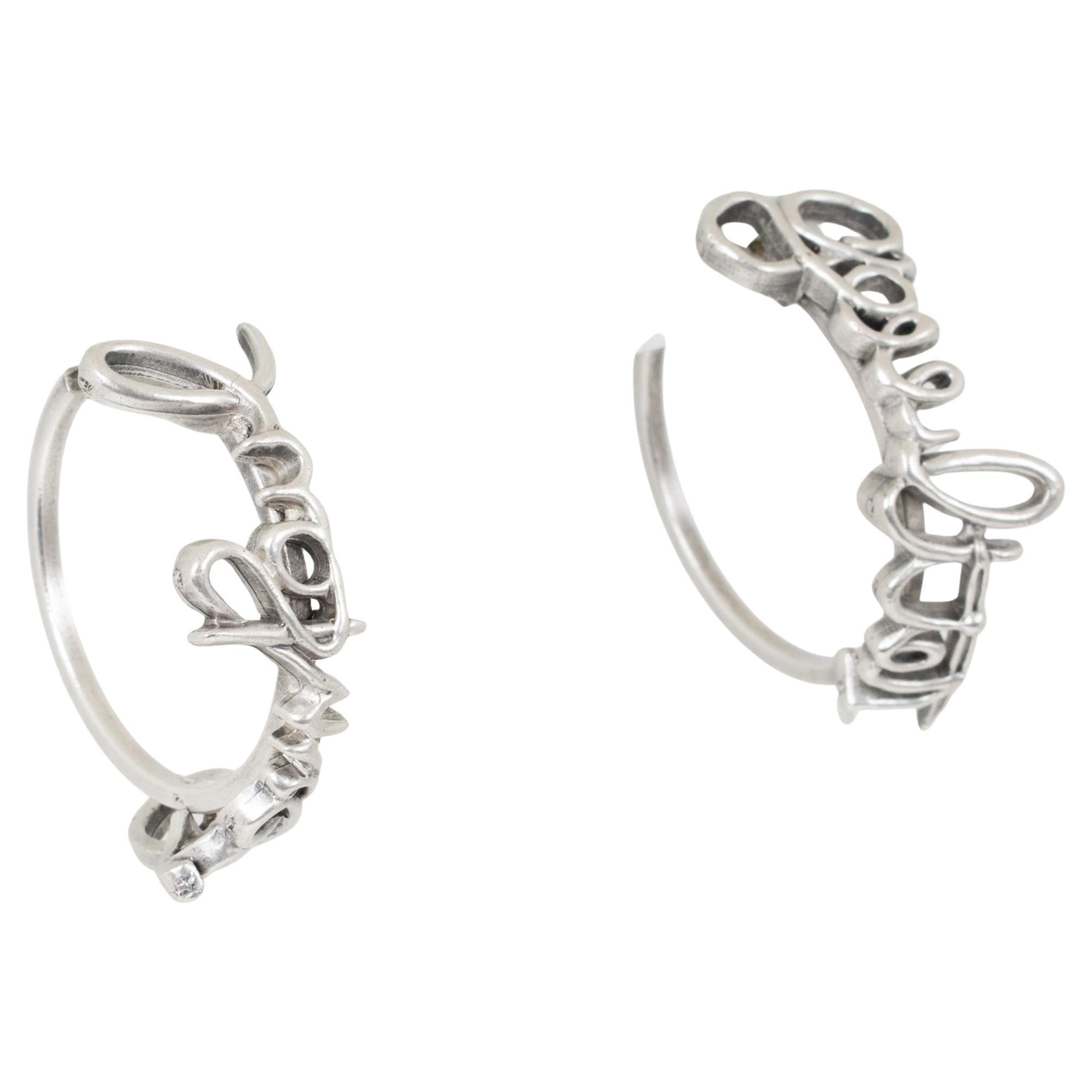 Jean-Paul Gaultier Paris Laufsteg 2013 Cursive Signature Ohrringe im Angebot