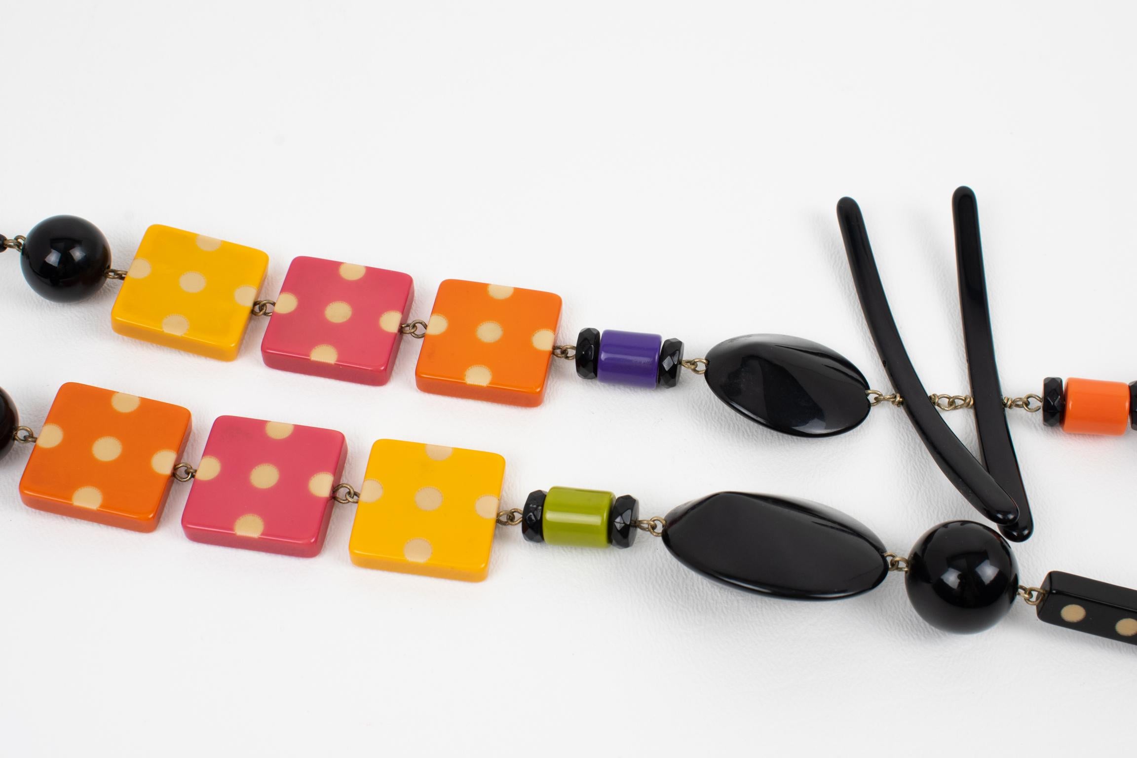 Angela Caputi, collier extra long en résine multicolore à motif ludique en vente 2