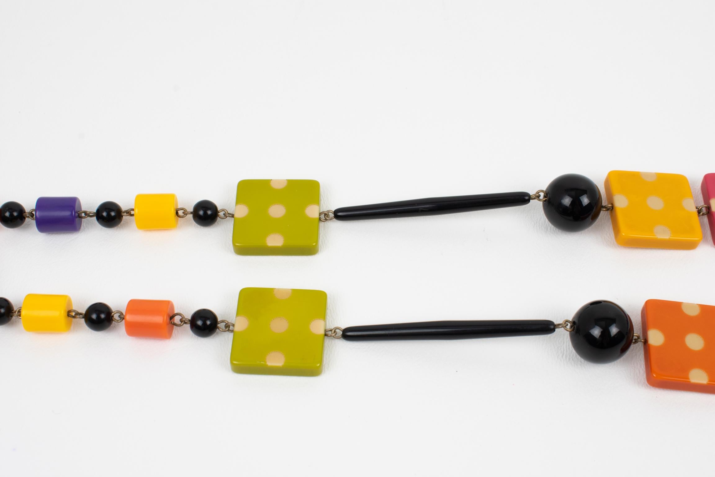 Angela Caputi, collier extra long en résine multicolore à motif ludique en vente 3
