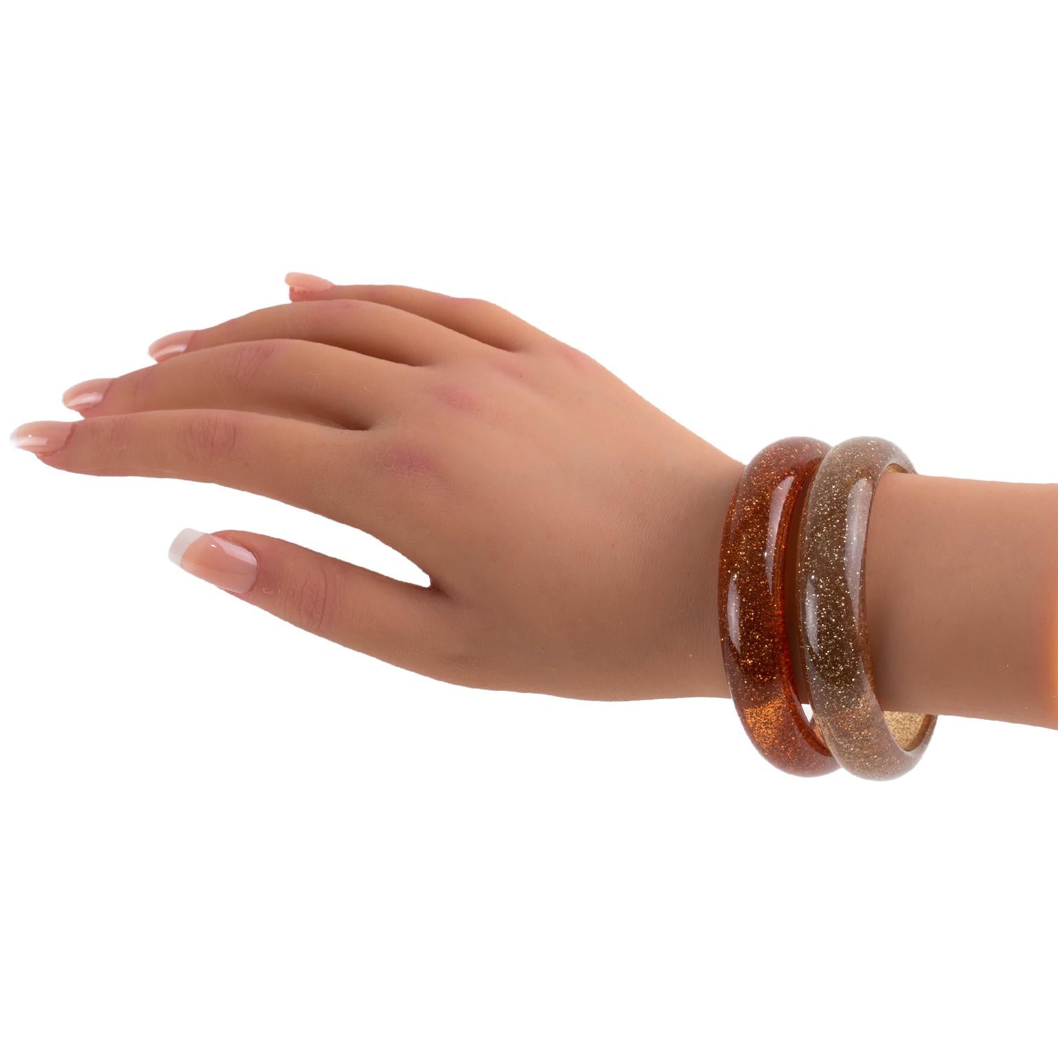 Pulsera brazalete de resina naranja y melocotón con escamas de plata, un par en venta 2
