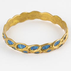 Bracelet-manchette français en bronze du milieu du siècle, orné de turquoise et d'émail rouge
