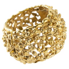 Bracciale "Clamper" in metallo dorato in stile brutalista di Guy Laroche Paris