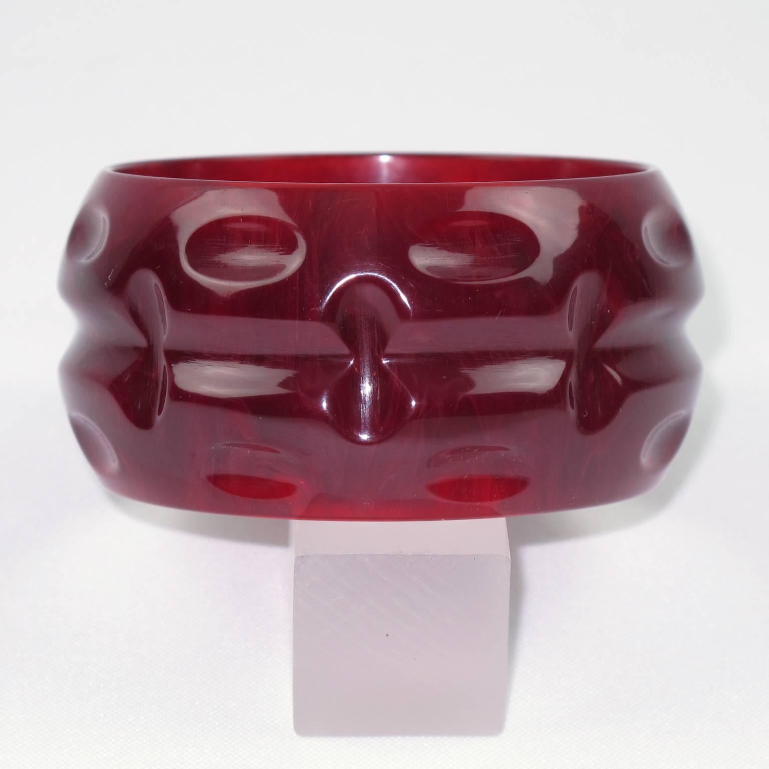 Bakelite Bracelet Bangle Oversized Deeply Carved Design Sangria Red Marble Color In Excellent Condition In Atlanta, GA