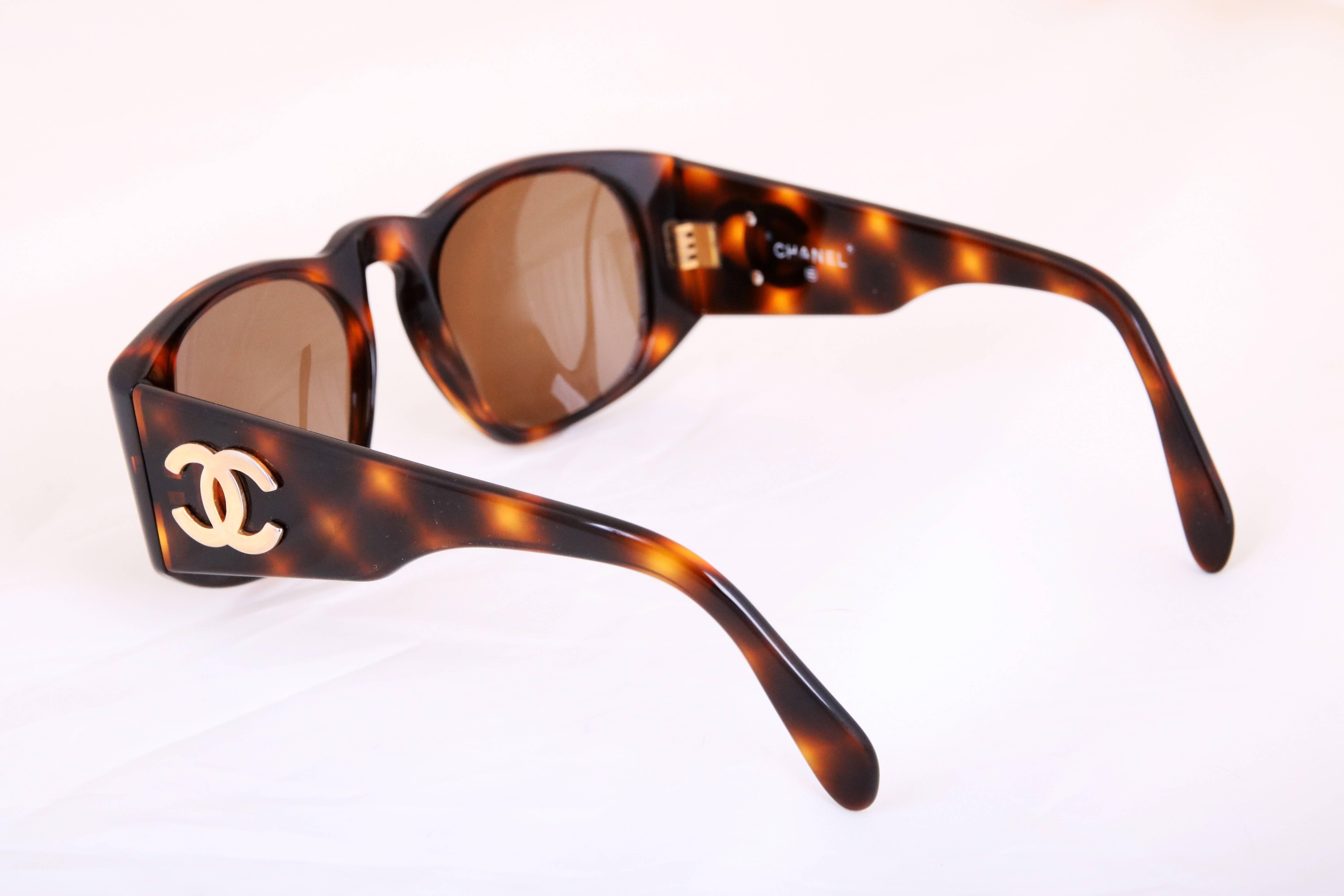 chanel tortoise sunglasses