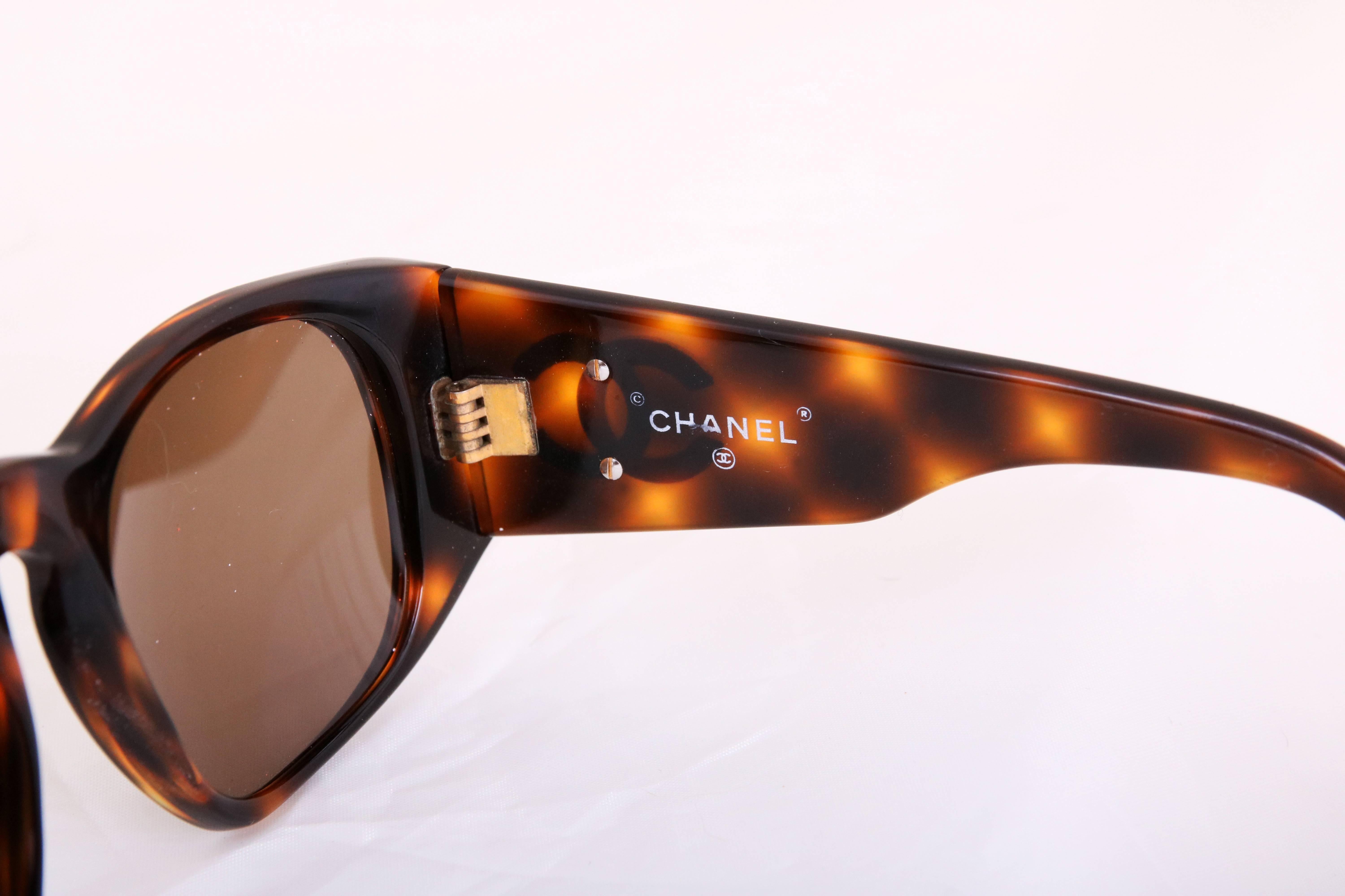 Brown Chanel Tortoise Shell Sunglasses w/CC Logo On Arms
