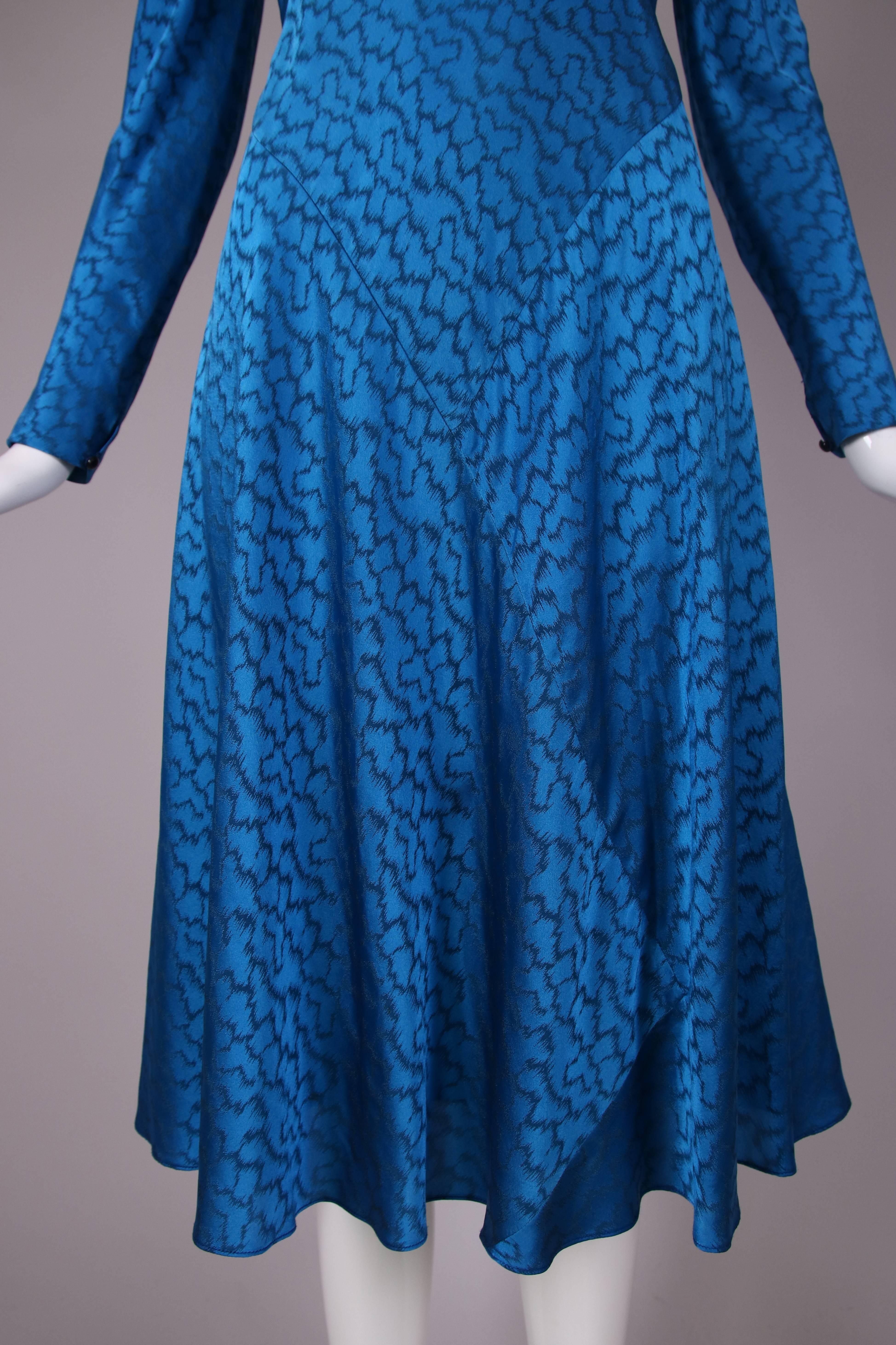 Vintage Carolina Herrera Teal Silk Printed Dress w/Angled Shoulder Detail In Excellent Condition In Studio City, CA