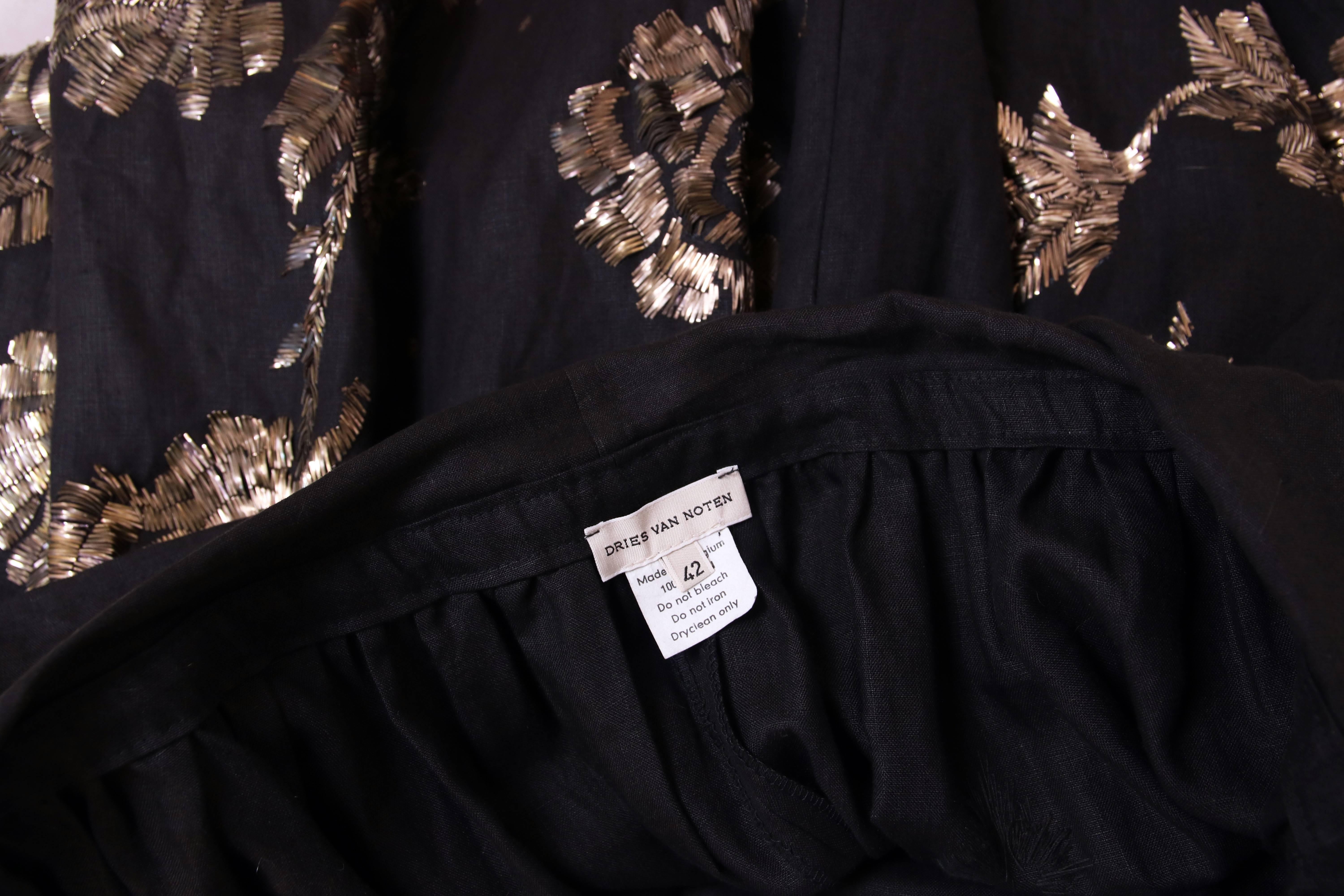 Dries Van Noten Black Linen Skirt W/Metallic Floweral Embroidery In Excellent Condition In Studio City, CA