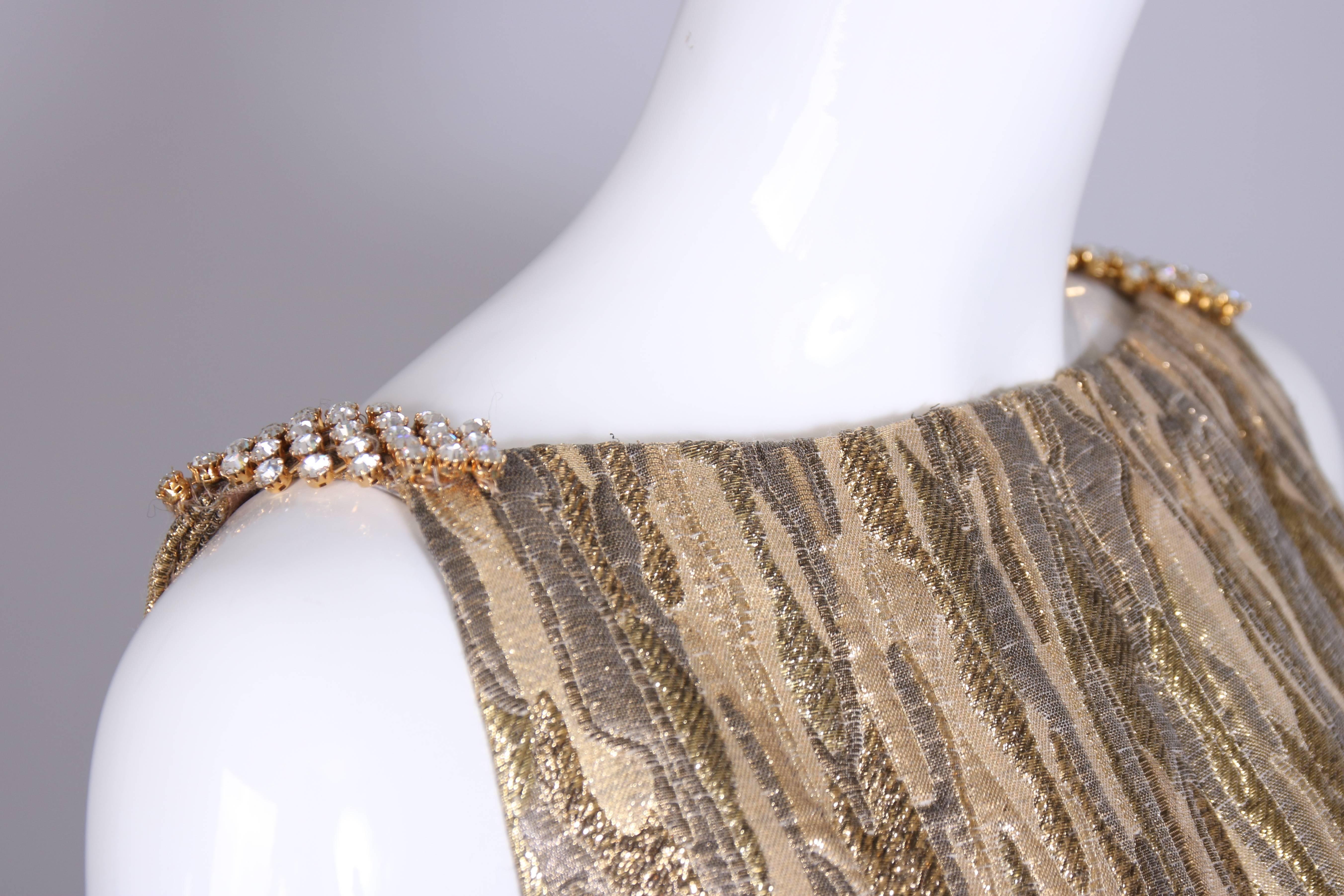 Robe de soirée Pauline Trigere en brocart or et cuivre avec détails en strass (années 1970)  en vente 2