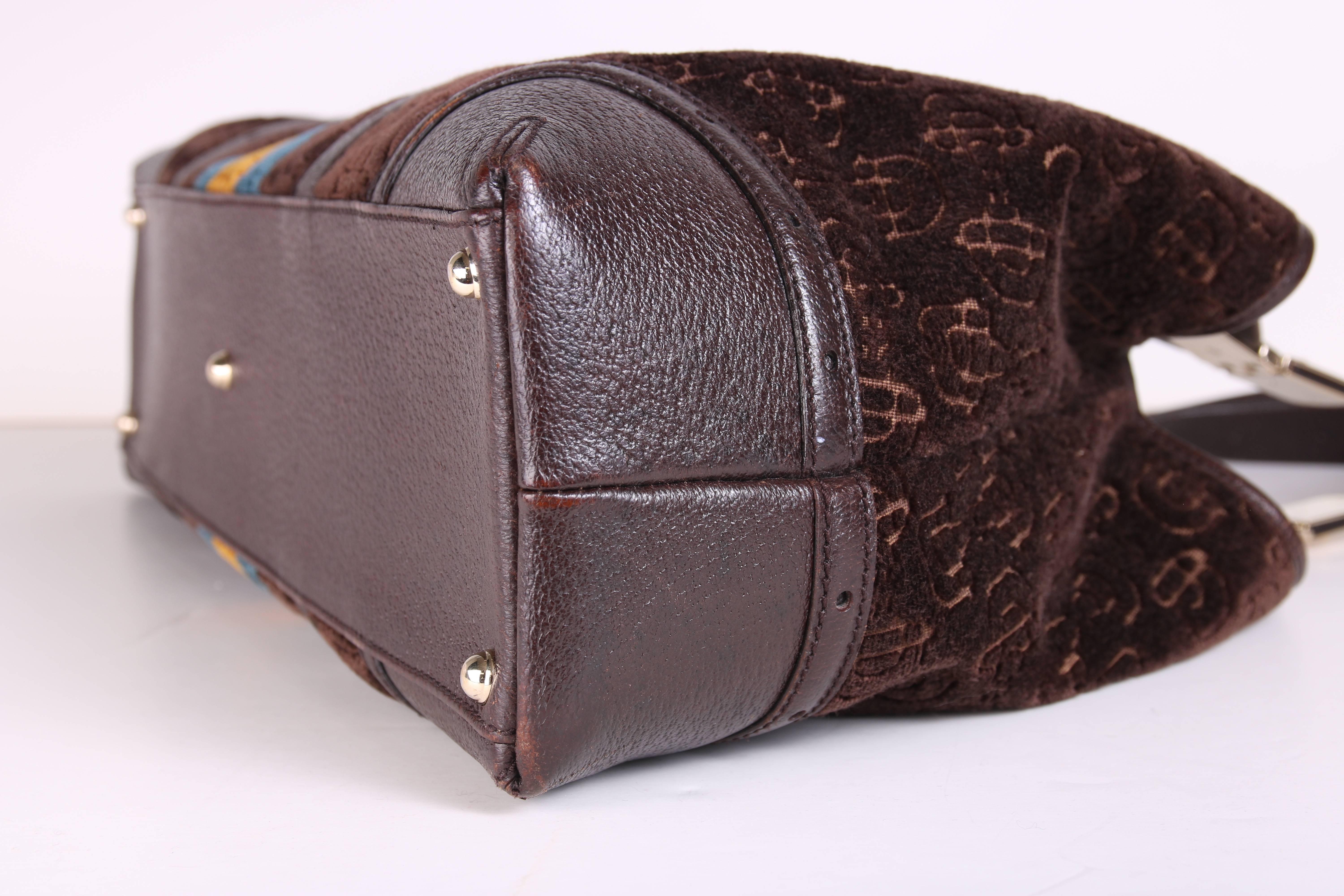 Gucci Horse Bit Logo Cut Velvet Handbag w/Leather Trim & Gold Tone Hardware In Excellent Condition In Studio City, CA