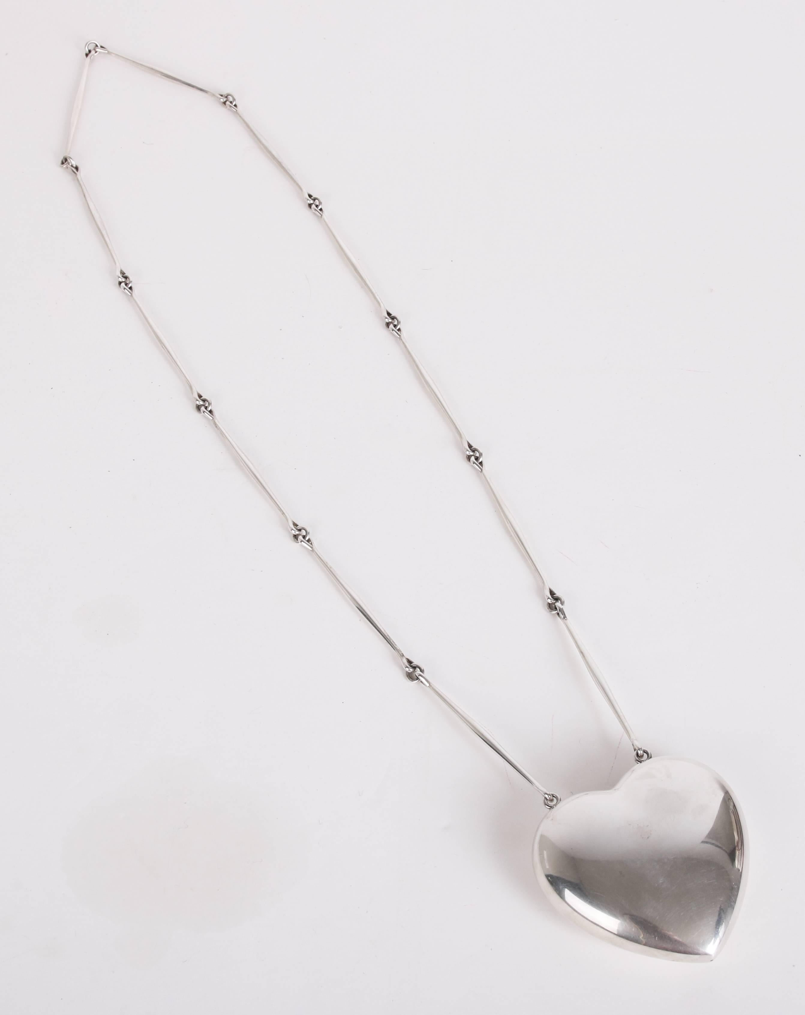 1970's Georg Jensen Sterling Silver Heart Necklace by Astrid Fog No. 126 In Excellent Condition In Studio City, CA