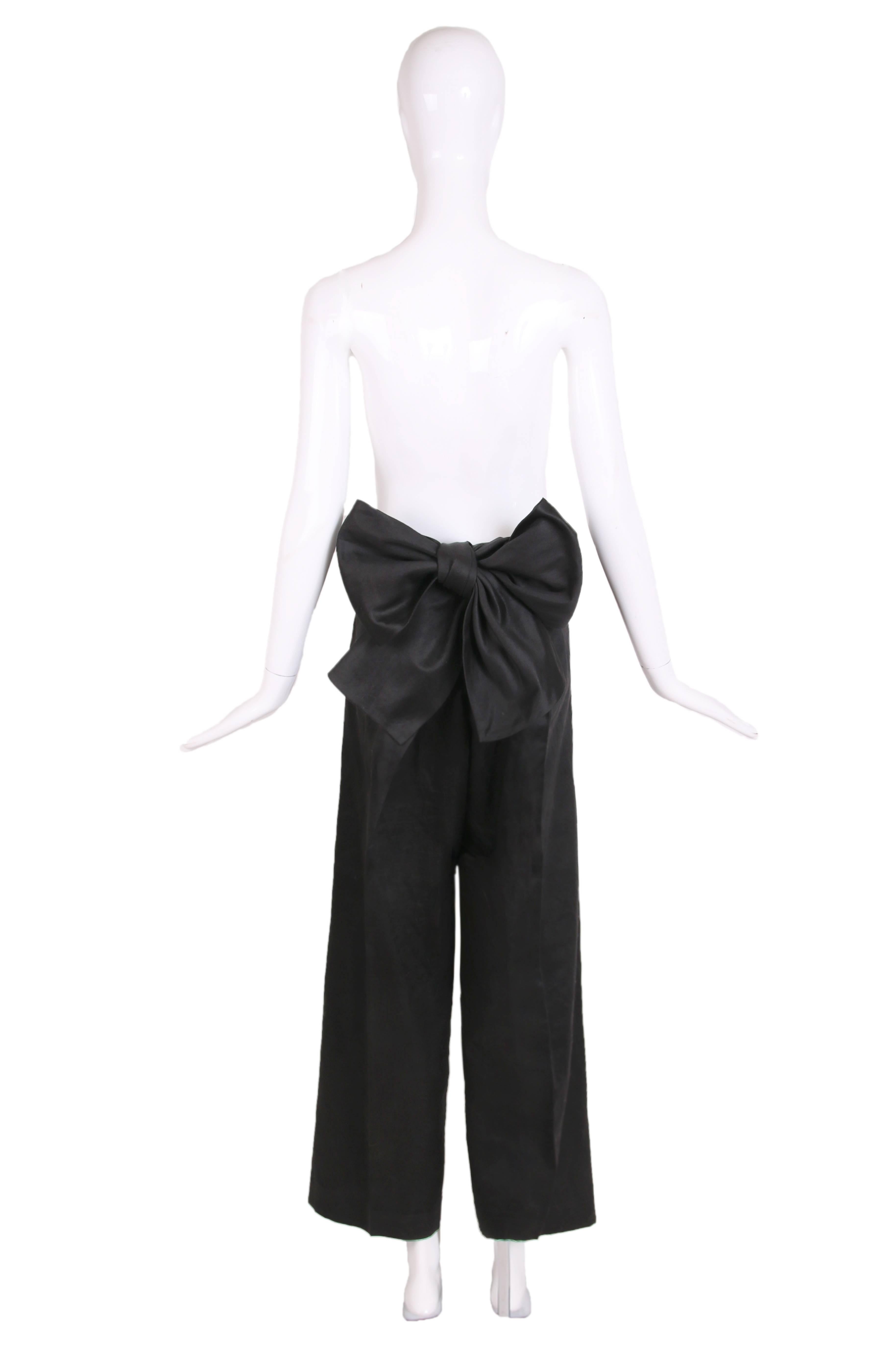 Yohji Yamamoto, Y's label black linen and cotton wide leg trouser with large sash bow at the back. These trousers have  side pockets and a snap and zipper fly closure. Size 2. In excellent condition.