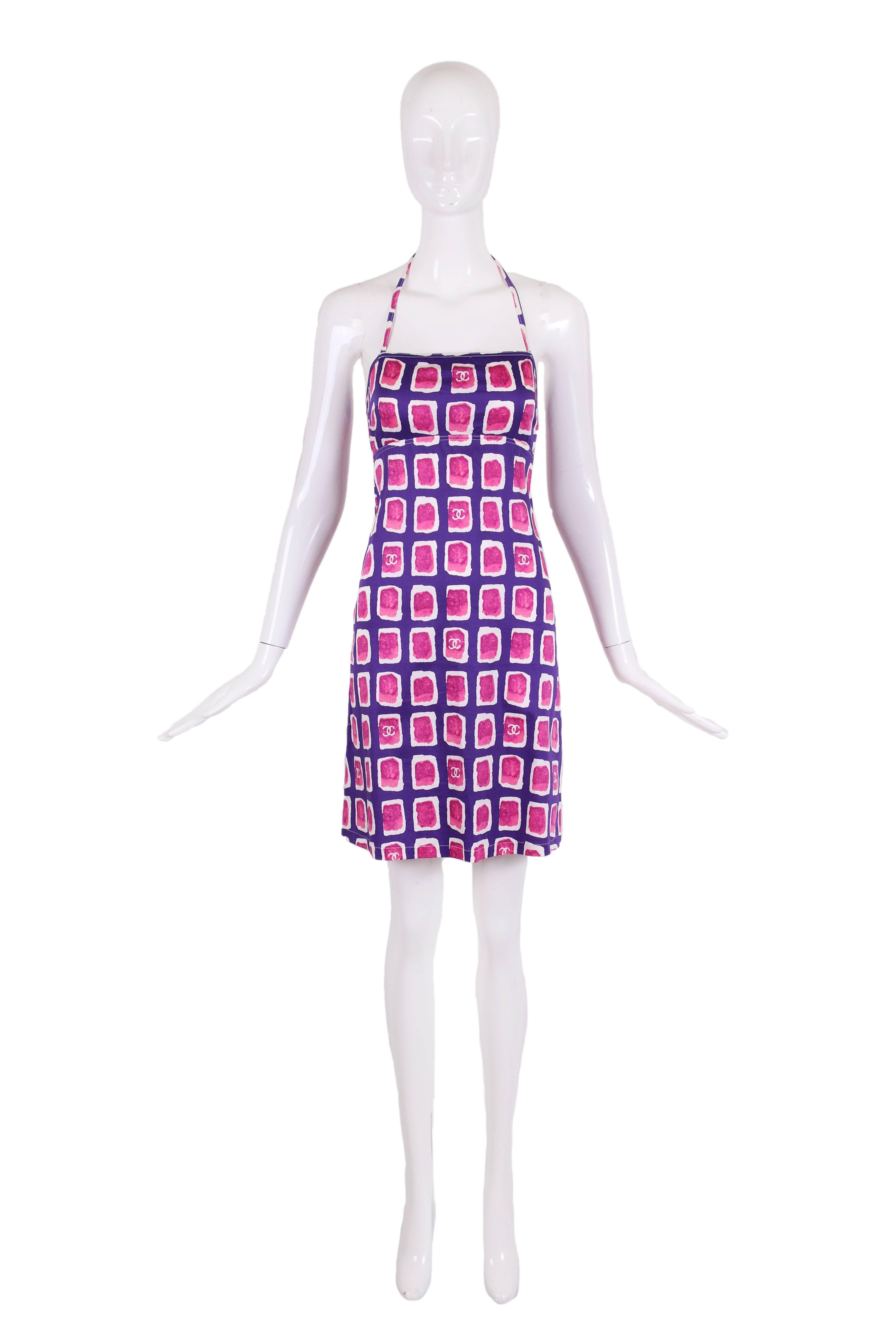 2001 Chanel purple, pink and white printed summer dress with CC logo in print. Dress is a cotton and viscose blend, size 34 and in excellent condition. Please see measurements.
MEASUREMENTS:
Bust - 30
