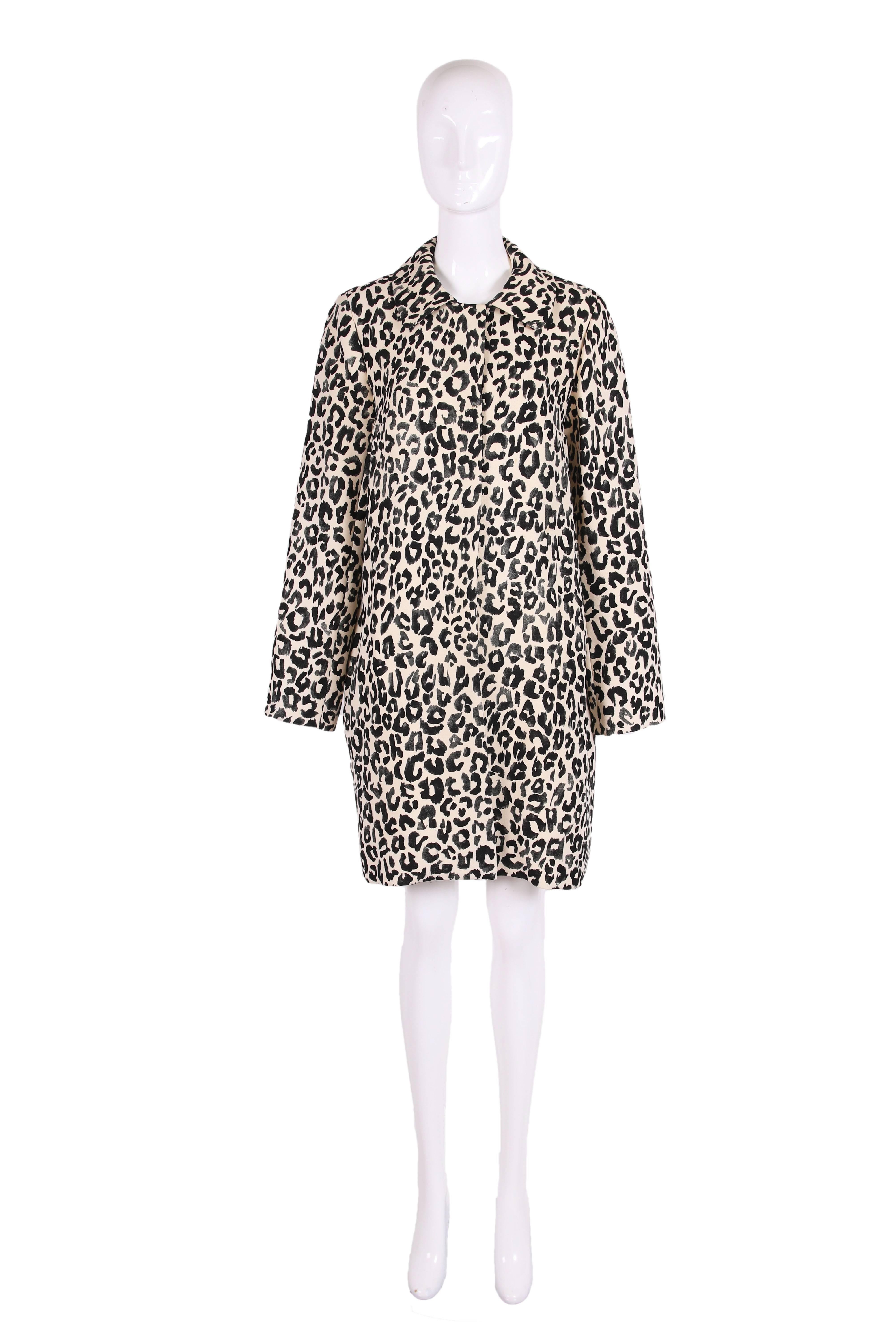 1998 Chloe by Stella McCartney wool and silk blend leopard print coat. In excellent condition - size tag 42.
MEASUREMENTS:
Bust - 42