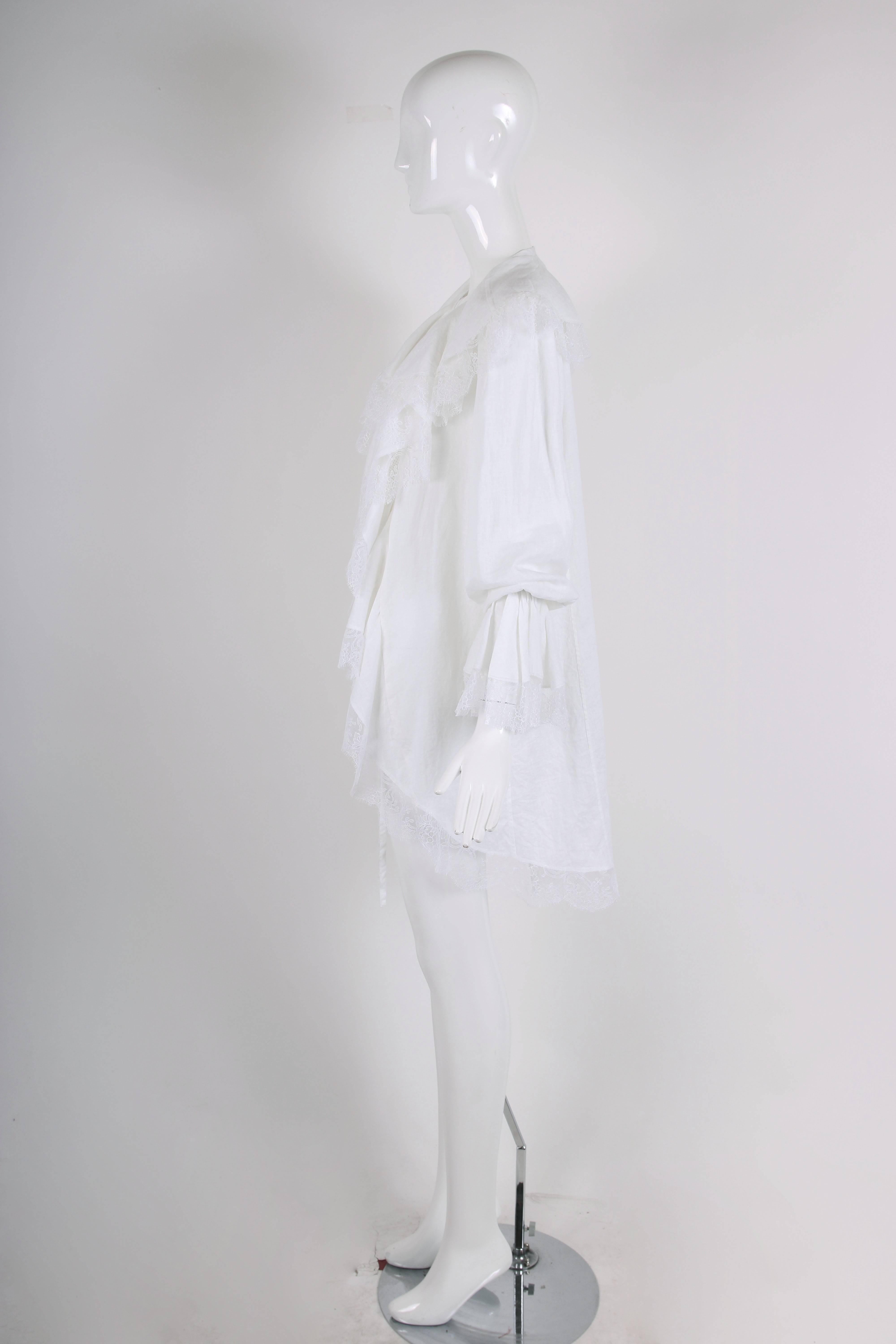 Yves Saint Laurent YSL Weiße Leinen-Poet-Bluse mit offener Front und Spitzenbesatz Damen im Angebot