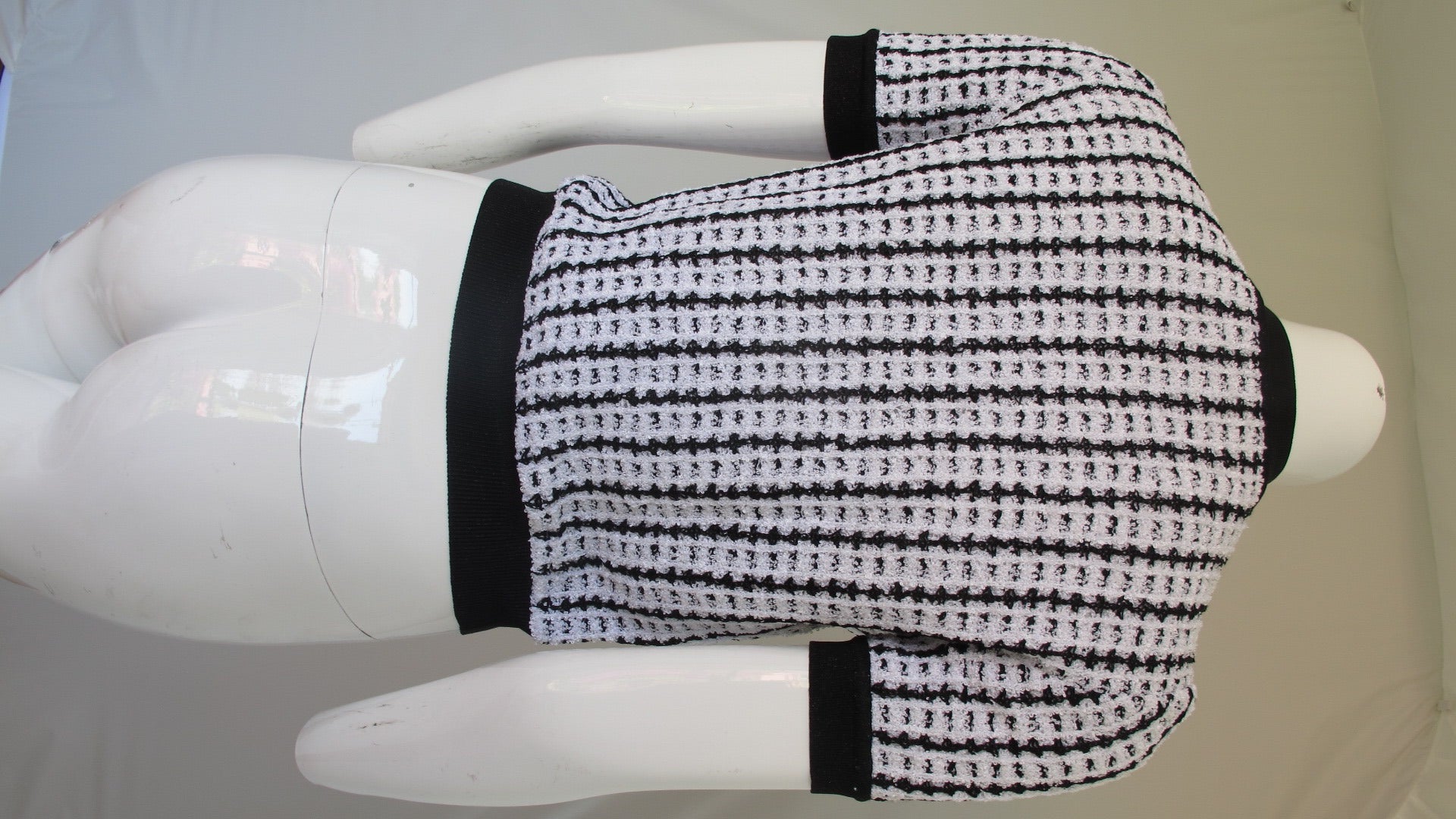 Chanel Black & White Boucle Tweed Cardigan Top Sweater In Excellent Condition In Studio City, CA
