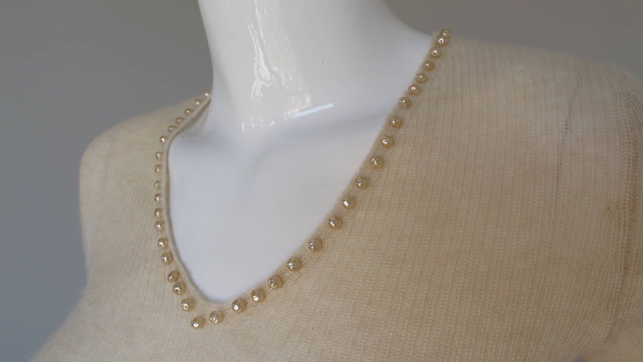 Chanel 100% Cashmere Ribbed Sweater Top w/Baroque Pearl Neckline Detail In Excellent Condition In Studio City, CA