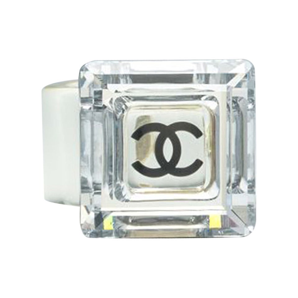 05A Chanel Lucite Cocktail Ring w/Faceted Crystal & Chanel CC Logo Detail