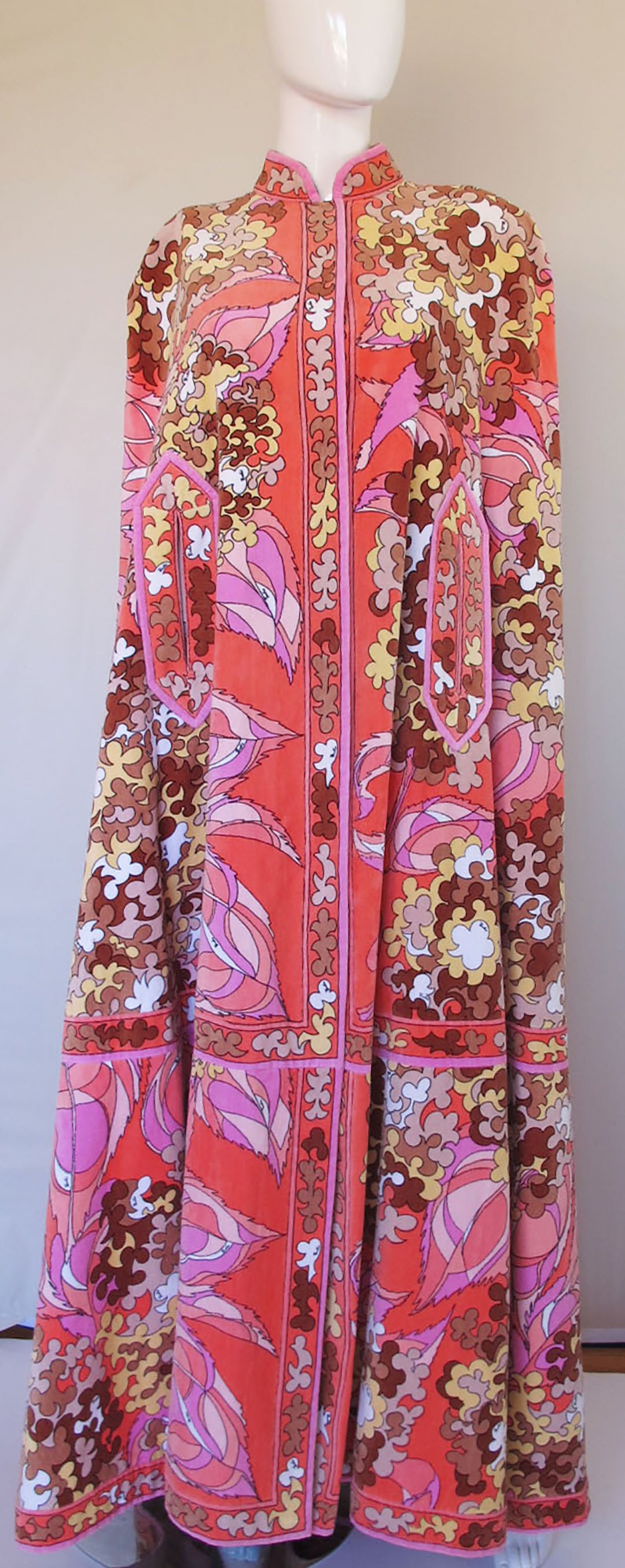 Vintage 1960s/1970's Emilio Pucci Matching Cape, Bikini and Hat Set In Excellent Condition In Studio City, CA