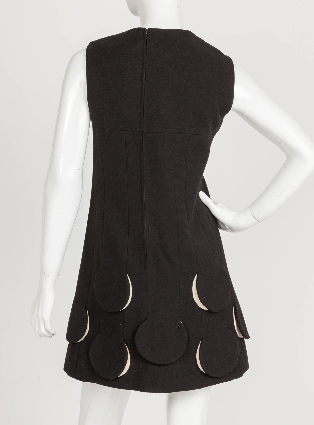 Pierre Cardin Space Age 'Rocket Dress' w/Circle Cutout Flaps at Hem ca.1967 In Excellent Condition In Studio City, CA