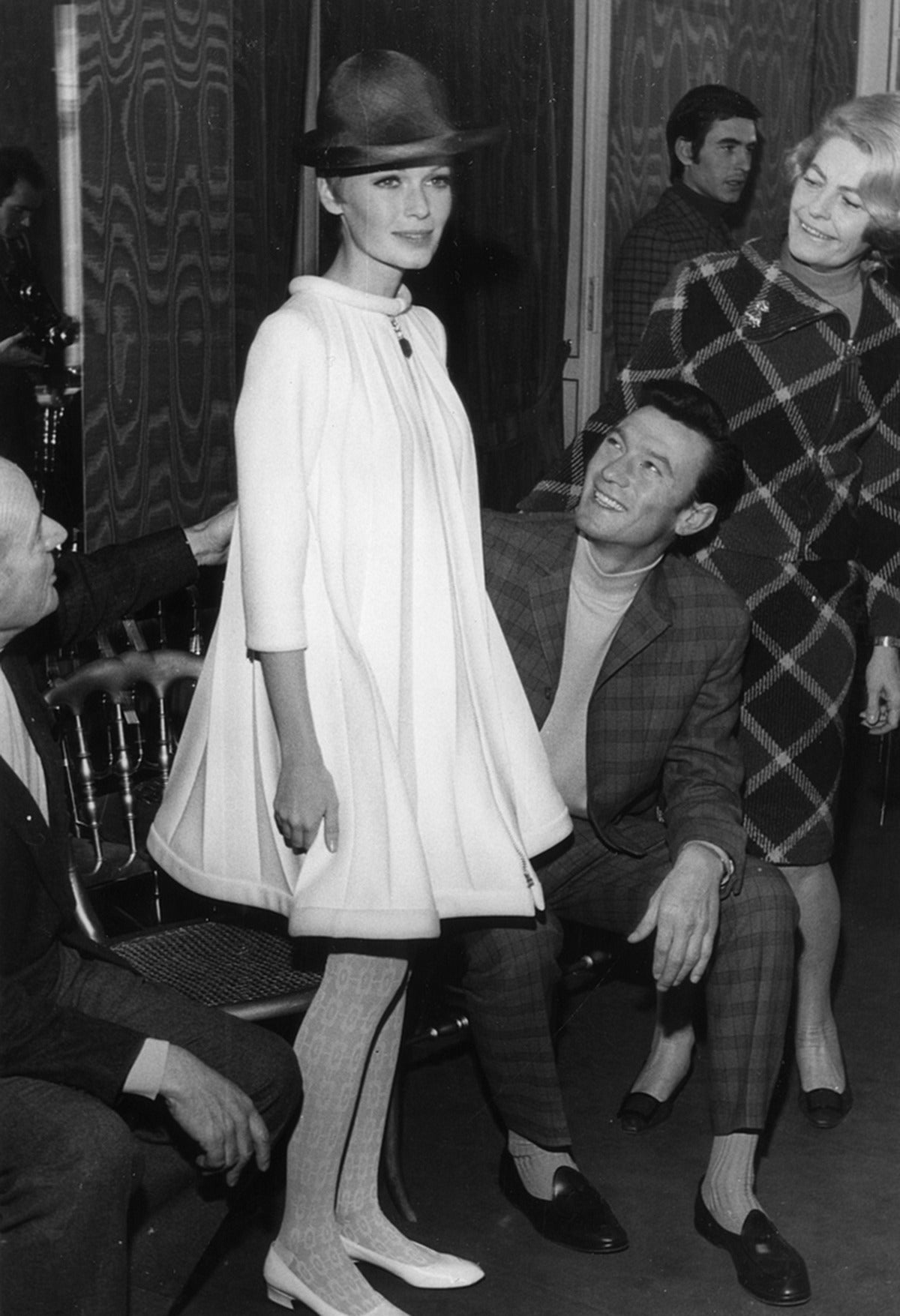 1967 Rare Iconic Pierre Cardin Wool Trapeze Accordian Pleat Coat Dress 2