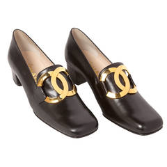 1996 NIB Chanel Black Leather Loafers Shoes w/Gold Metal CC Logo & Square Toe