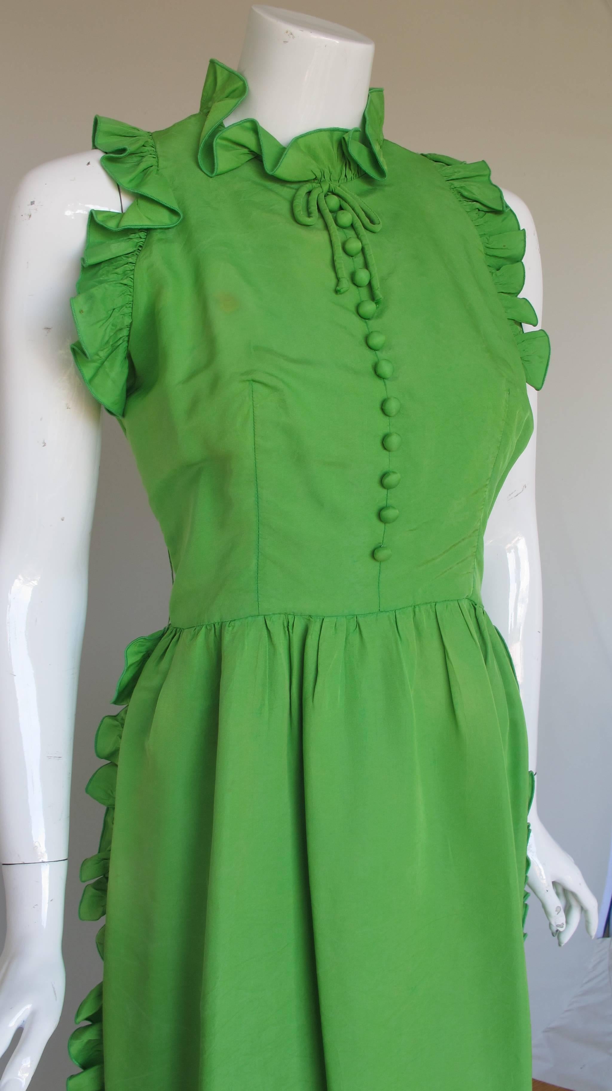 1970s Oscar de la Renta Green Sleeveless Silk Evening Dress Gown w/Ruffle Detail In Good Condition In Studio City, CA