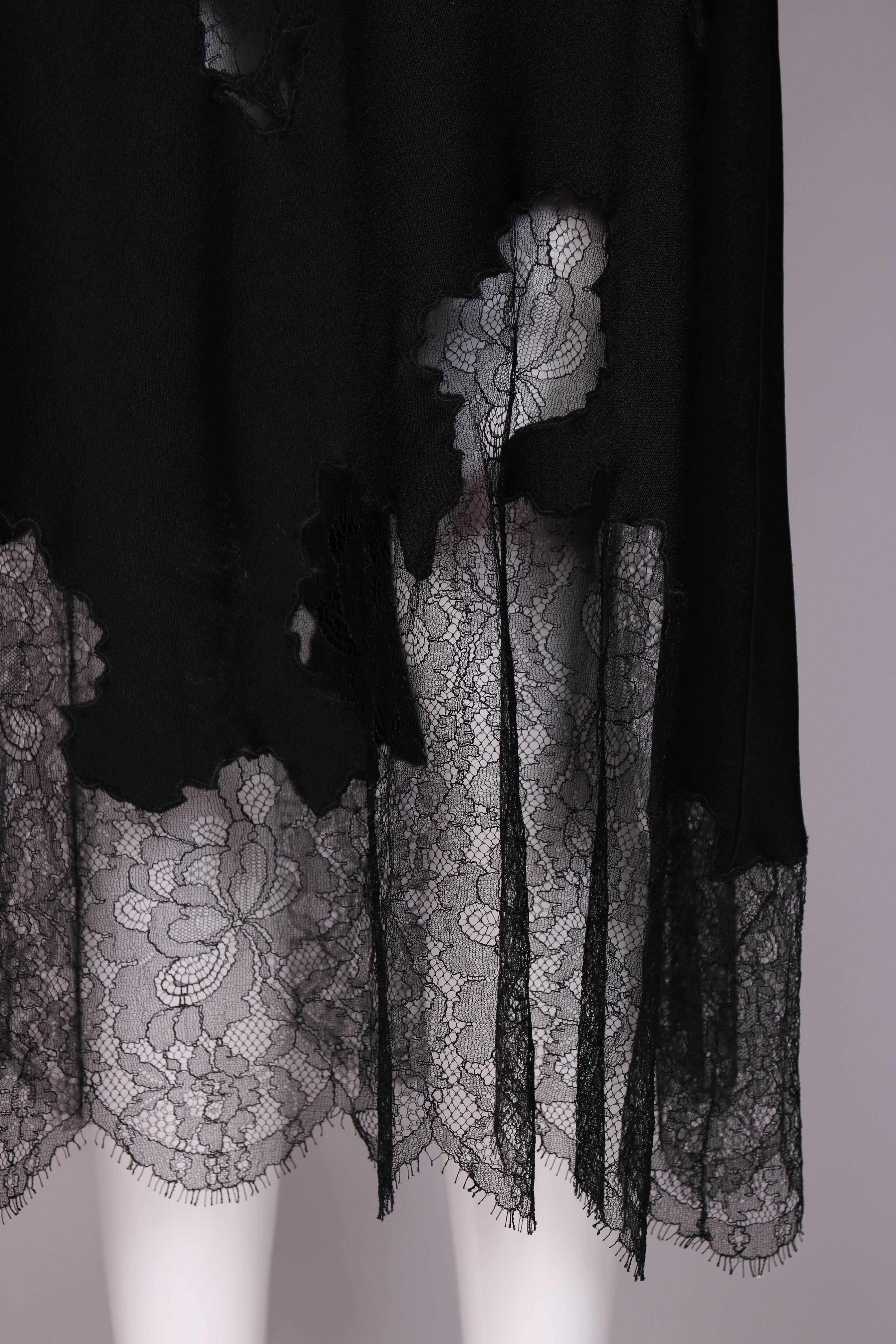 I John Galliano, 2000 - Robe de soirée noire à découpe en biais avec empiècements en dentelle et ceinture Pour femmes en vente