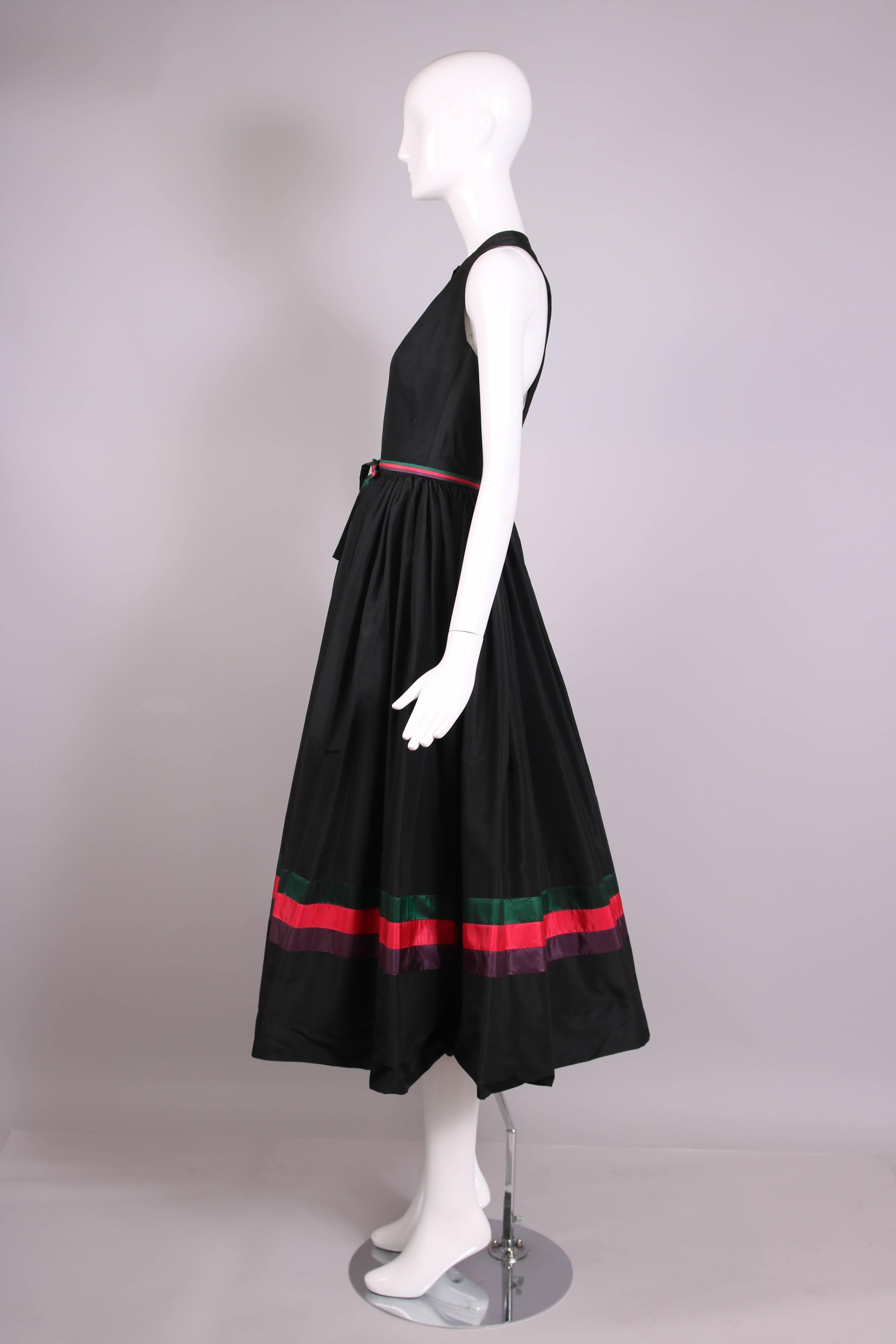  Madame Gres Haute Couture - Robe de cocktail en soie noire assortie d'un couvre-lit ca. 1983 Pour femmes 