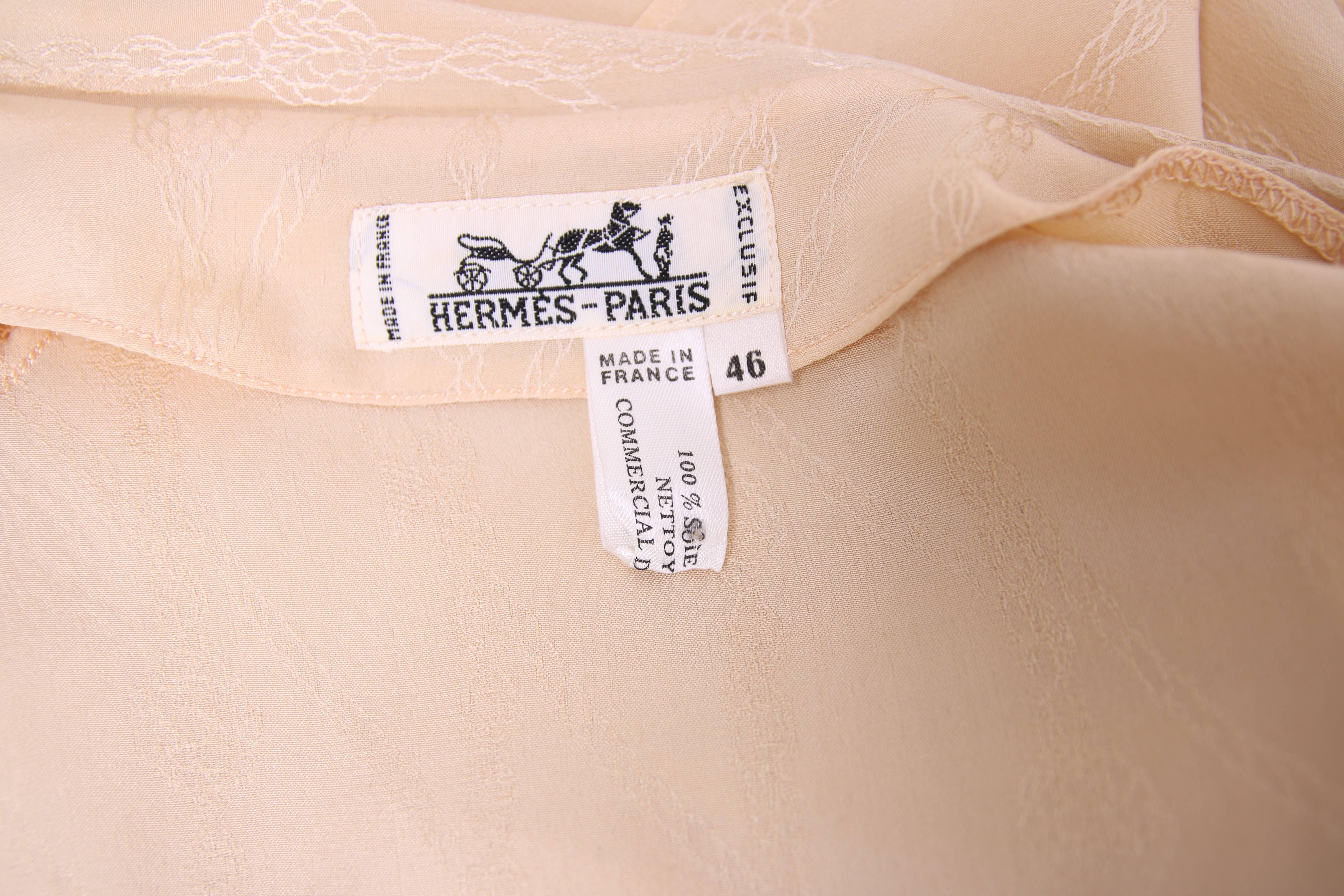 1970's Hermes Creme Silk Blouse W/Pussy Bow & Chain Print Motif In Excellent Condition In Studio City, CA