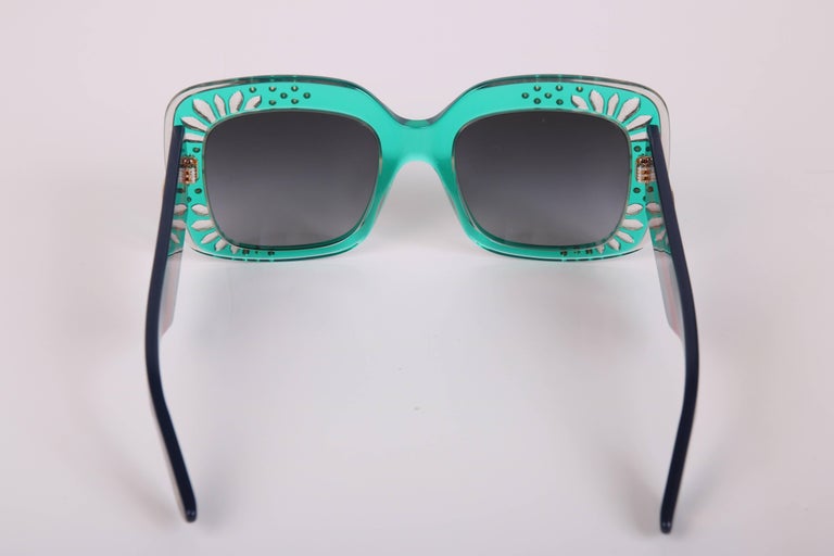 Gucci Green Oversized Square Frame Sunglasses w/Rhinestone  display picture 2