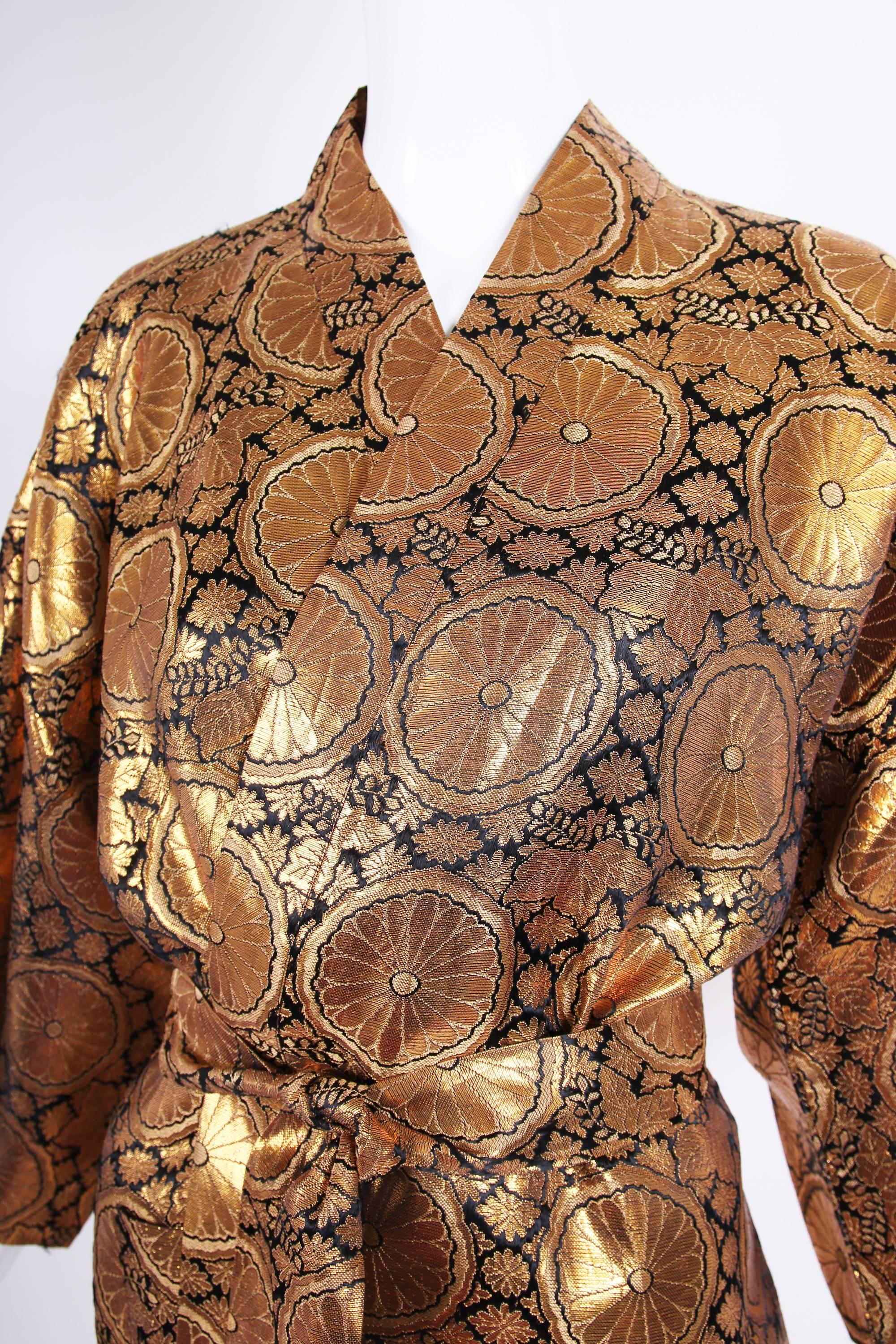 Vintage Japanese Golden Copper & Black Metallic Patterned Kimono w/Self Belt In Excellent Condition In Studio City, CA