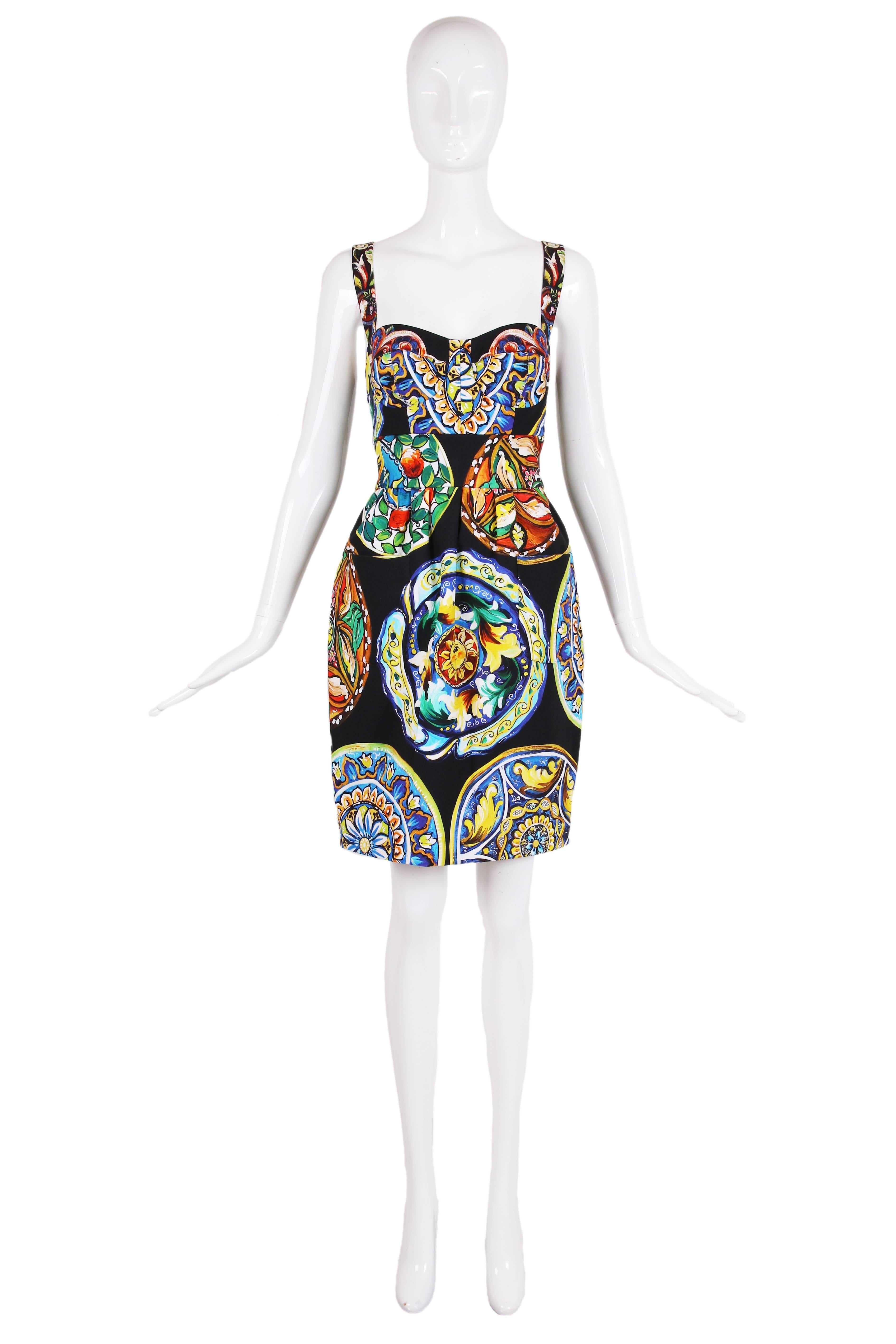 2013 Dolce & Gabbana cotton printed bustier dress - new with tags. Size IT44.
MEASUREMENTS:
Bust - 36