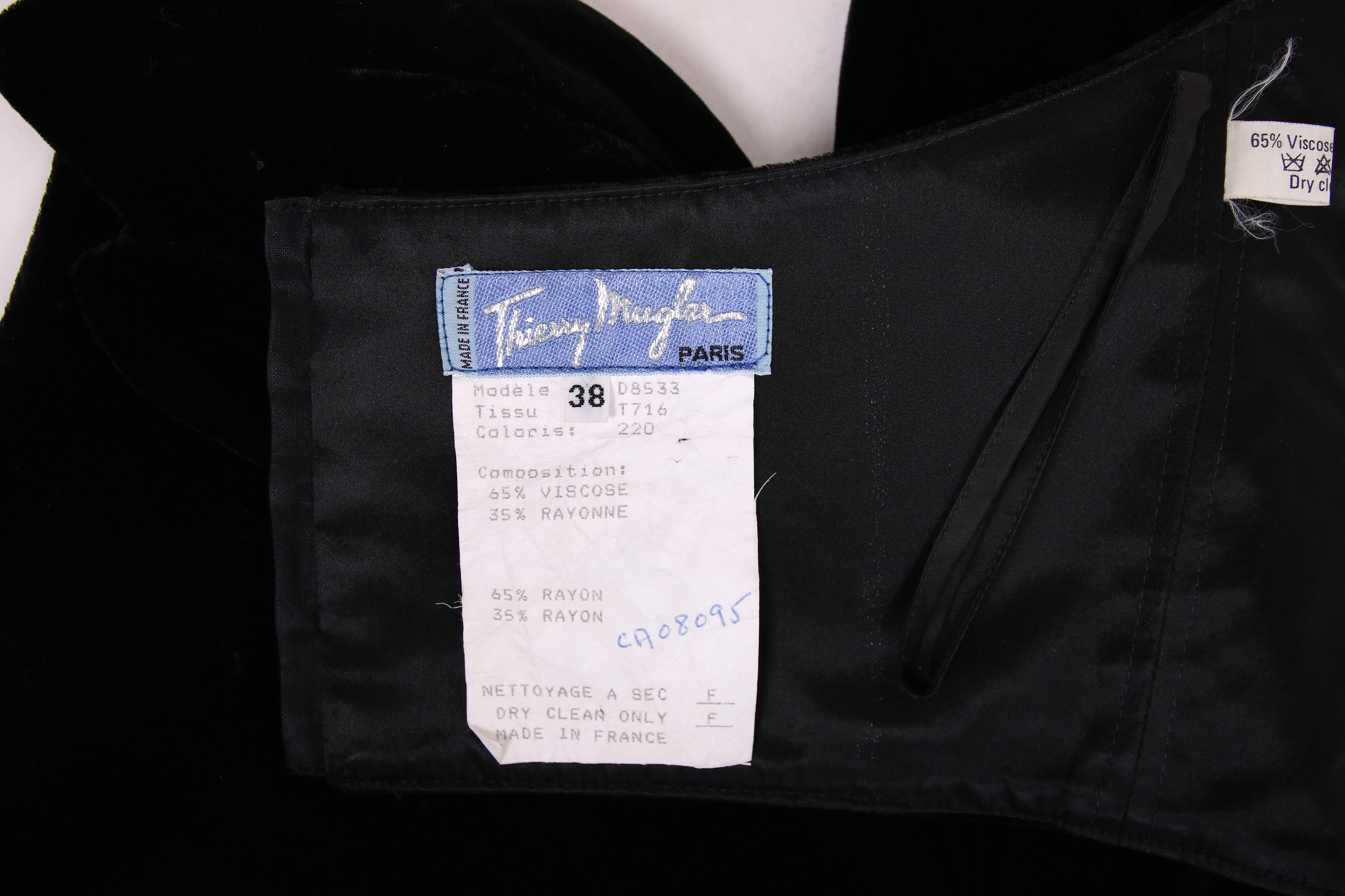  Thierry Mugler Top corset bustier à ailes d'ange en velours noir:: circa 1992 Pour femmes 