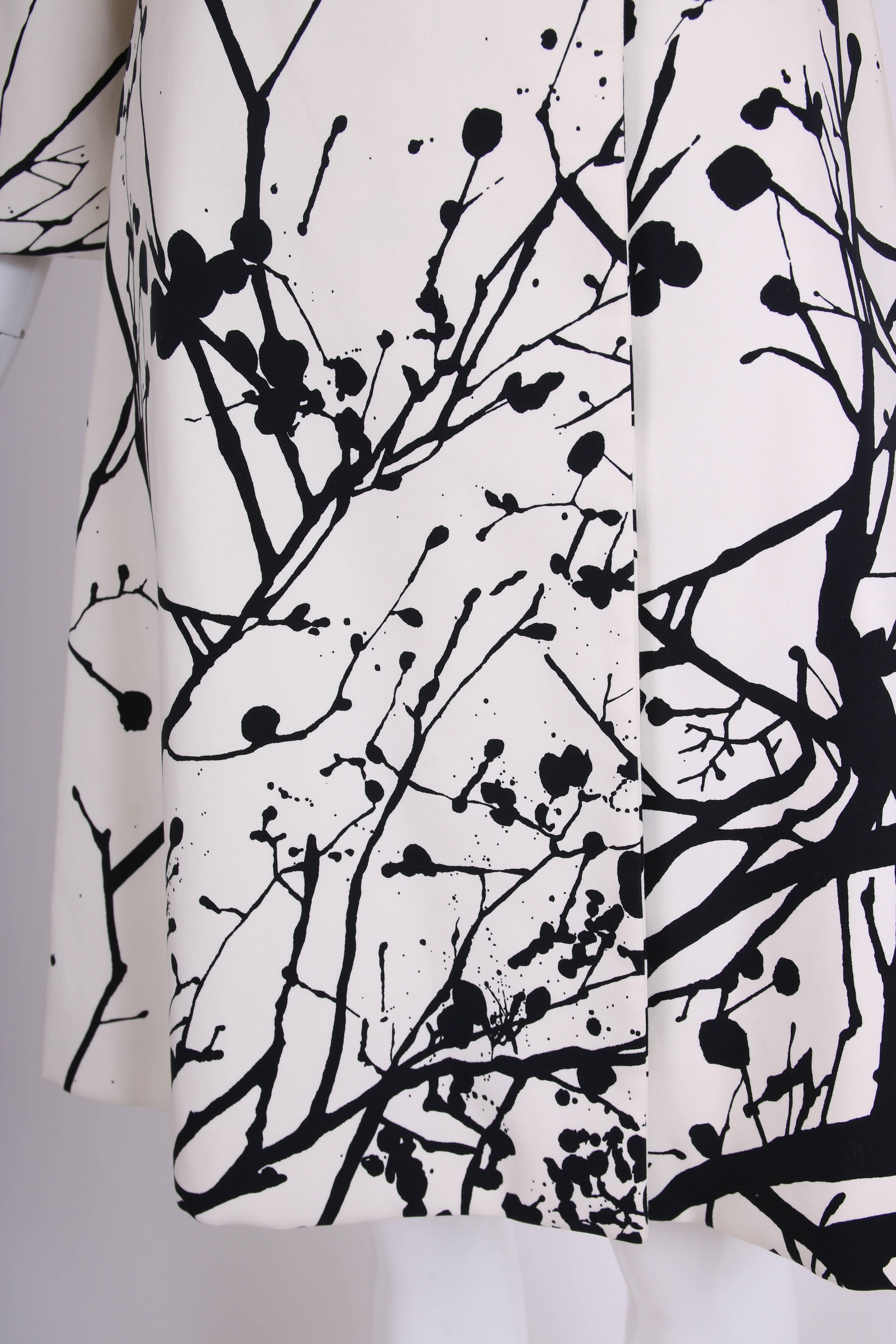 Tuleh Black & White Abstract Splatter Print Coat with 3/4 Sleeves 2