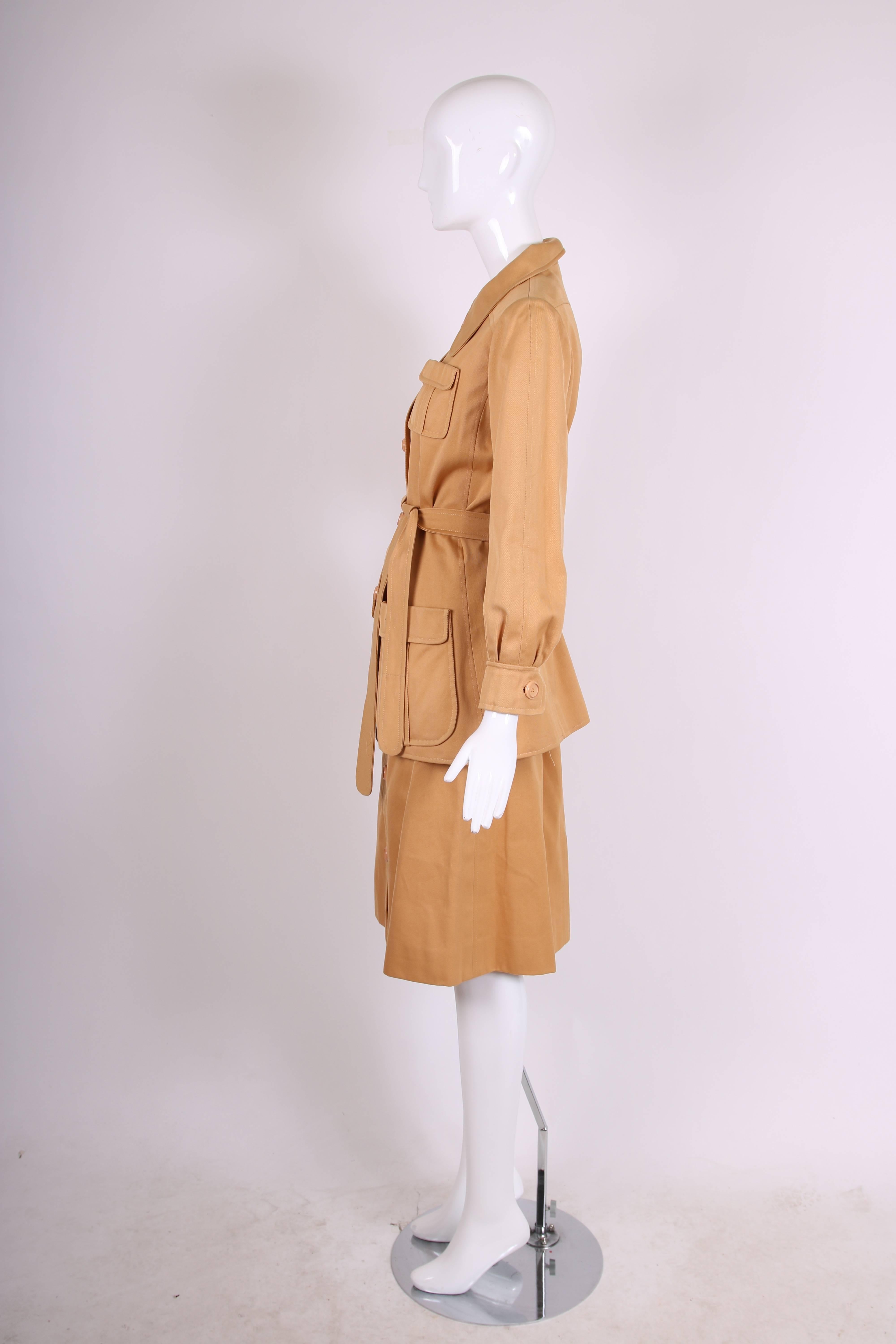 Attrib. in den 1970er Jahren  Ungaro Jacke mit Gürtel  im Zustand „Hervorragend“ im Angebot in Studio City, CA