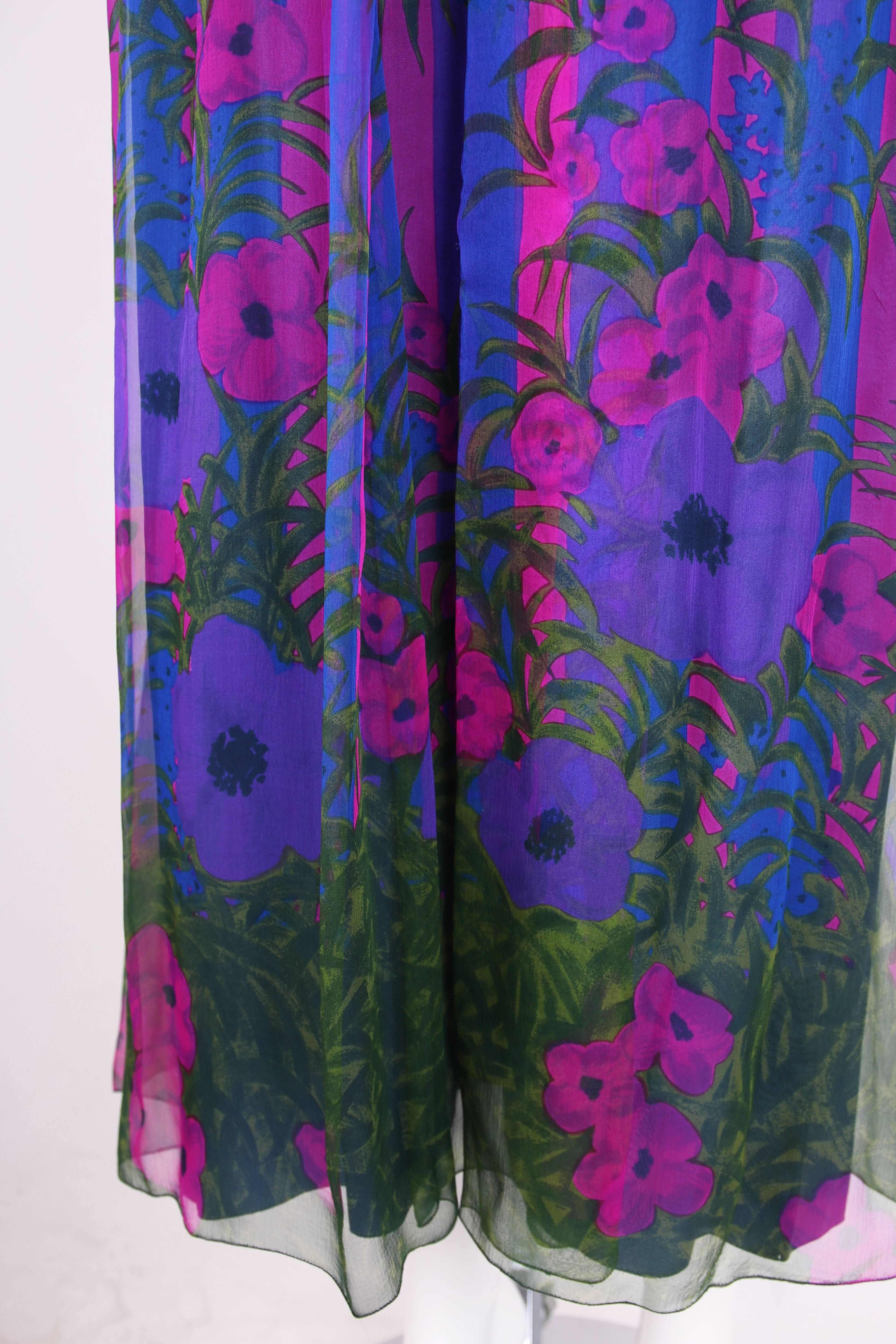 Unlabeled Couture - Robe longue sans manches en mousseline de soie à fleurs et rayures en vente 2