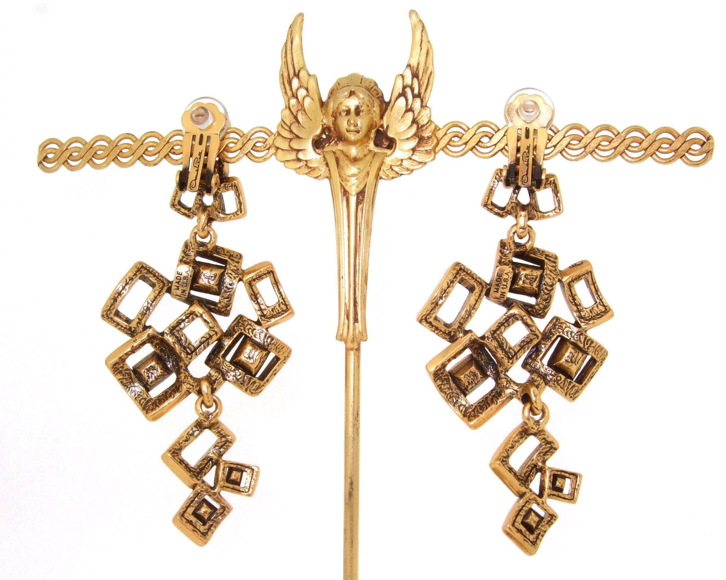 Oscar De La Renta Chandelier Crystal Gold Earrings In Excellent Condition For Sale In London, GB