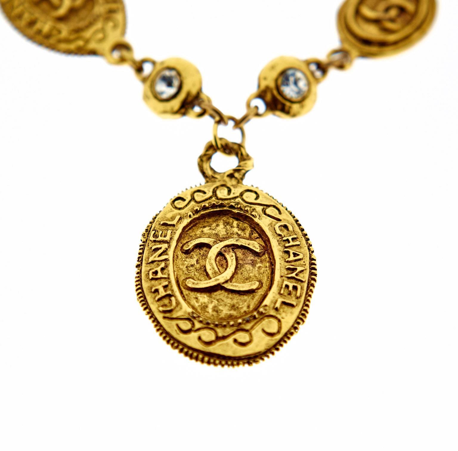 Chanel Gold Pendant Necklace with CC Logo 1970s For Sale 1
