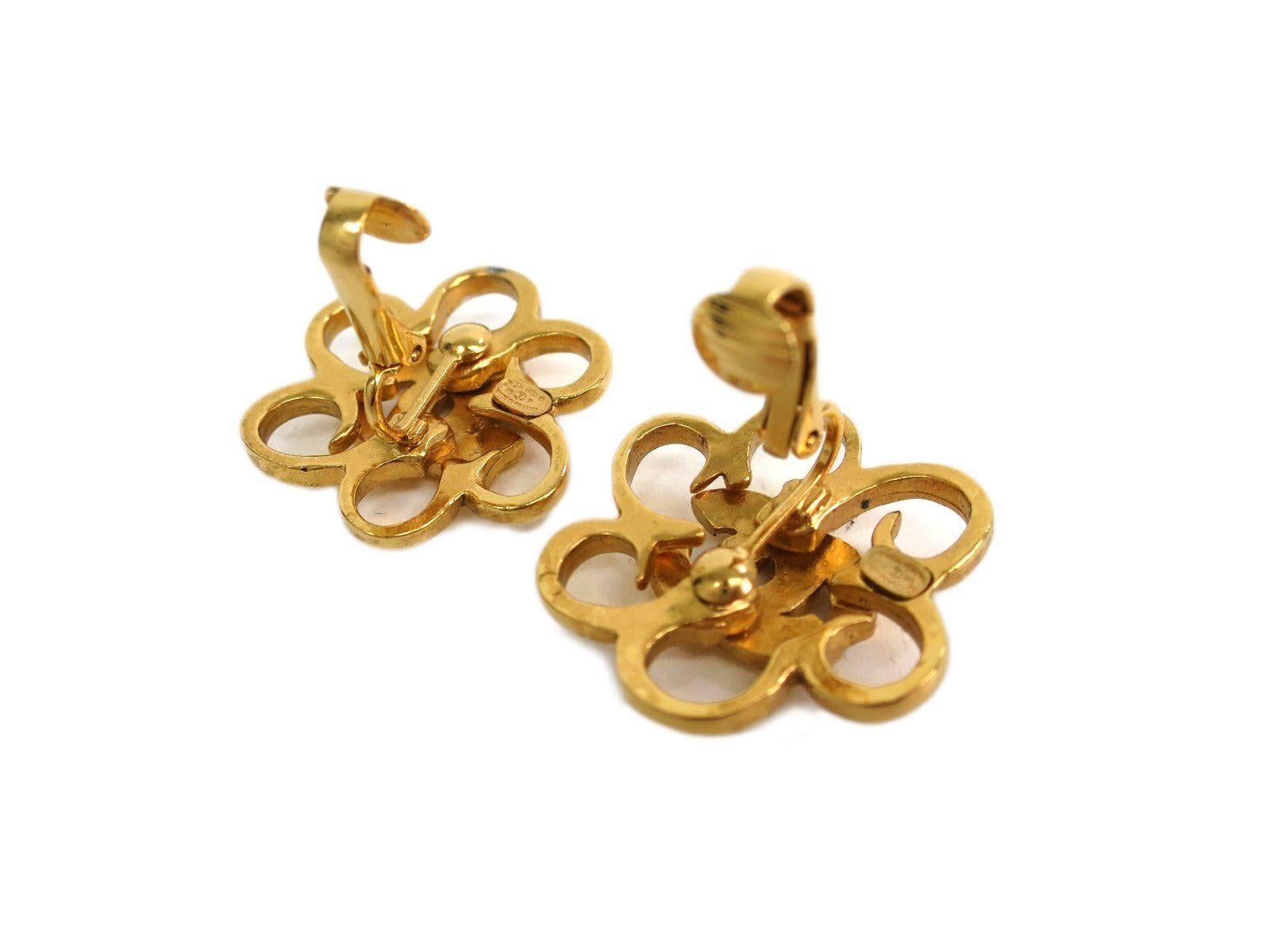 Chanel Vintage Gold CC Camellia Flower Button Earrings in Box In Good Condition In Chicago, IL