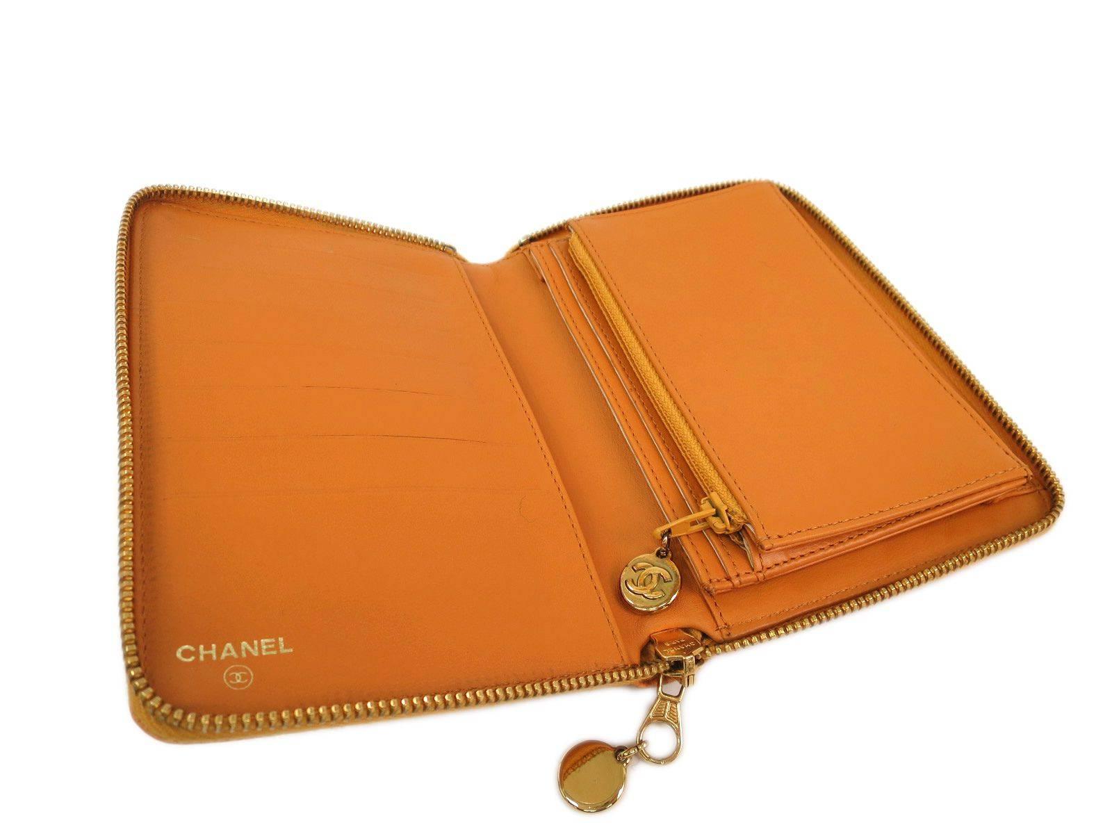 Chanel Orange Caviar Leather Gold Hardware CC Clutch Bifold Wallet In Good Condition In Chicago, IL