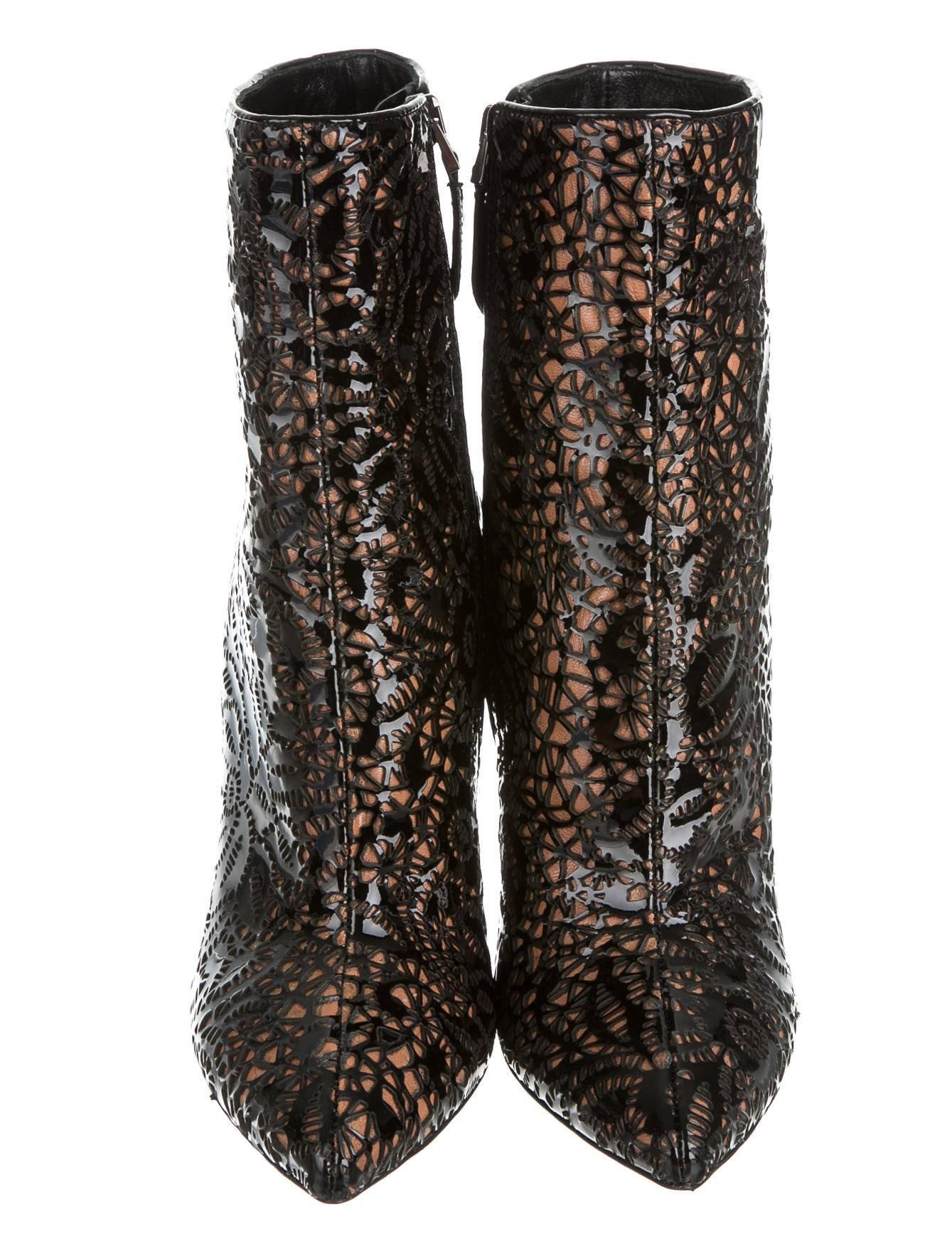 Alaia Black Patent Leather Laser Cut Pointy Toe Ankle Boots Booties In New Condition In Chicago, IL
