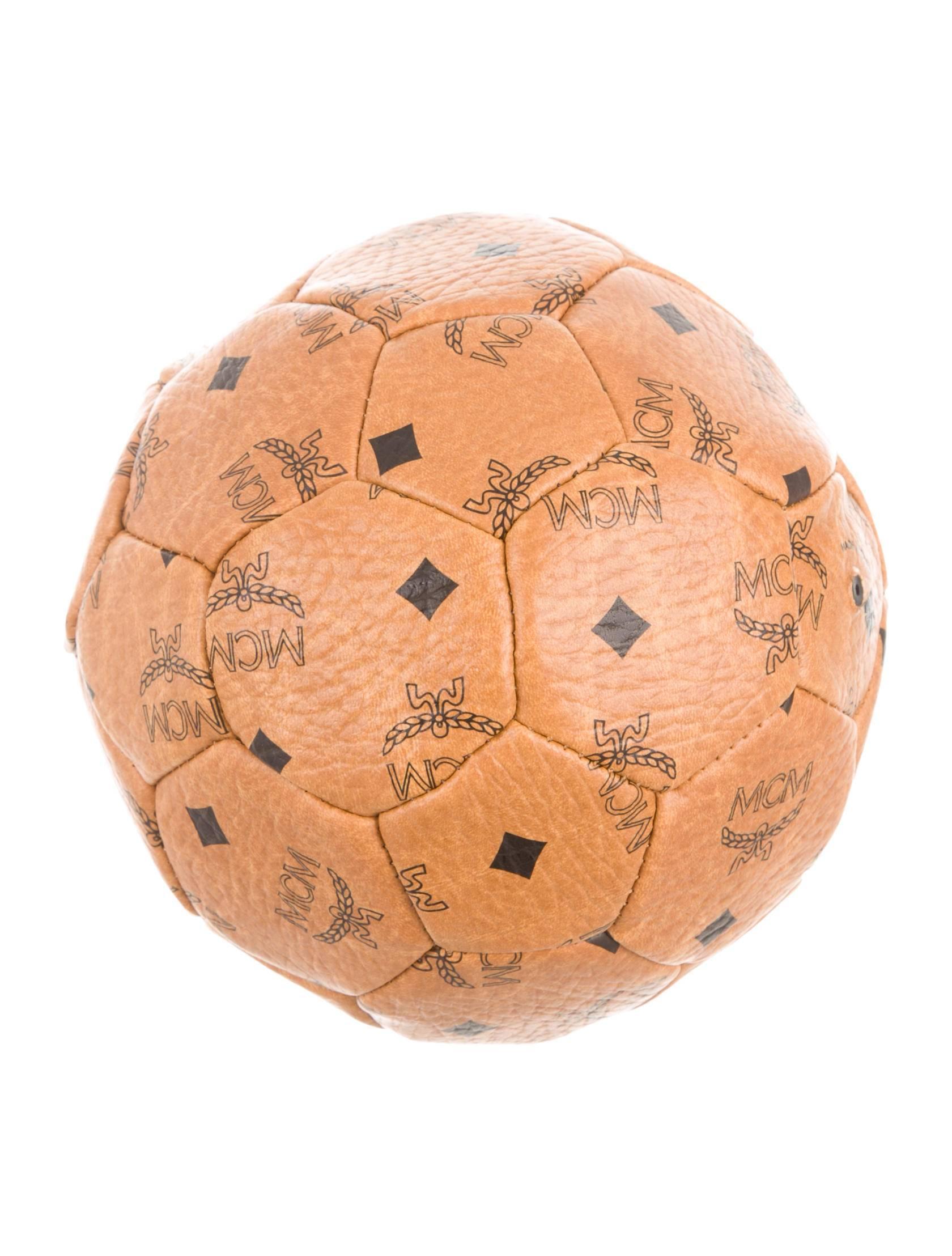 CURATOR'S NOTES

For the kid (big or small), who has everything: Rare FIFA World Cup collector's MCM leather soccer ball.

Leather
From 2014 FIFA World Cup 
Circumference 21.5
